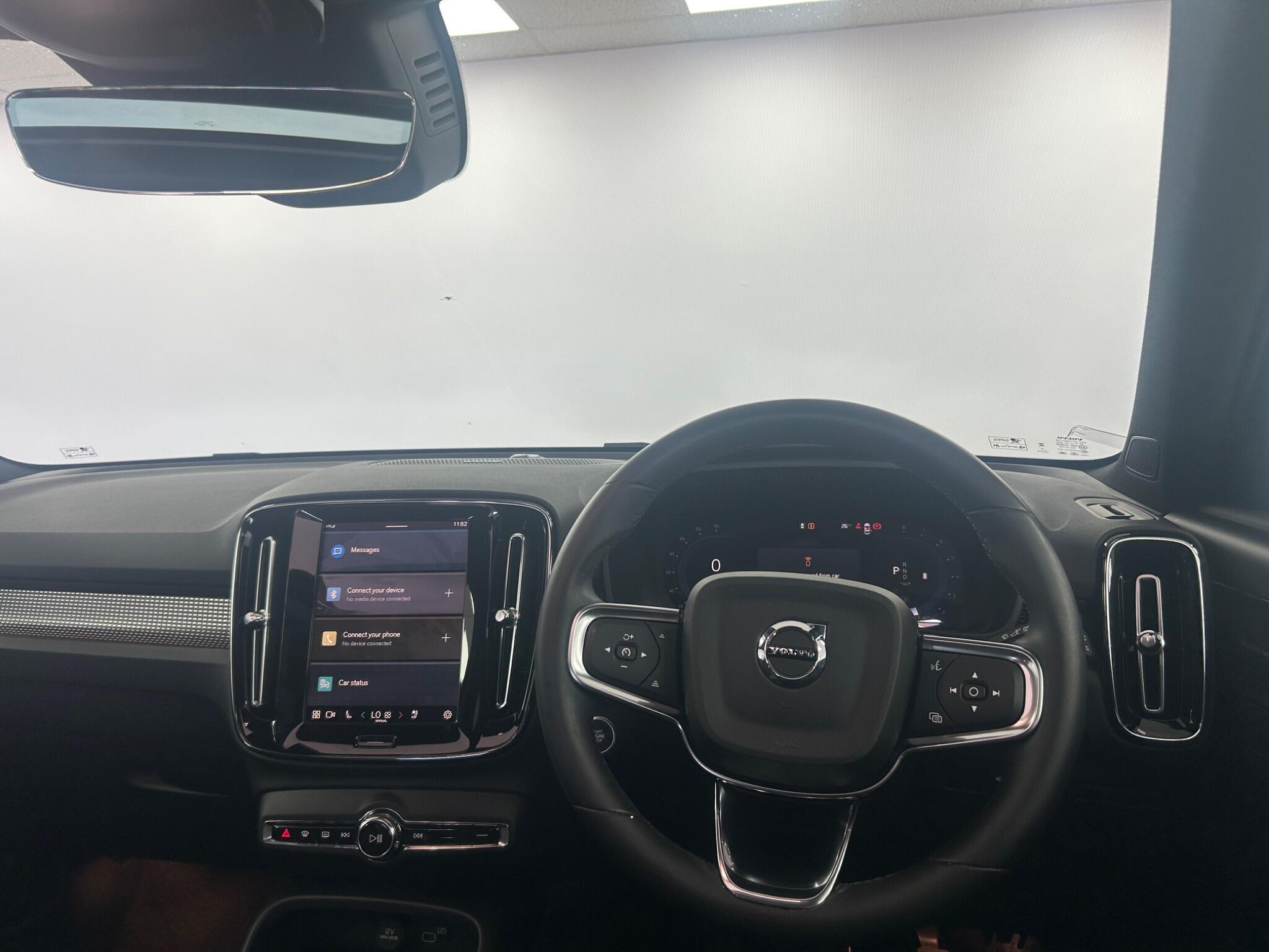 Volvo XC40 view 12