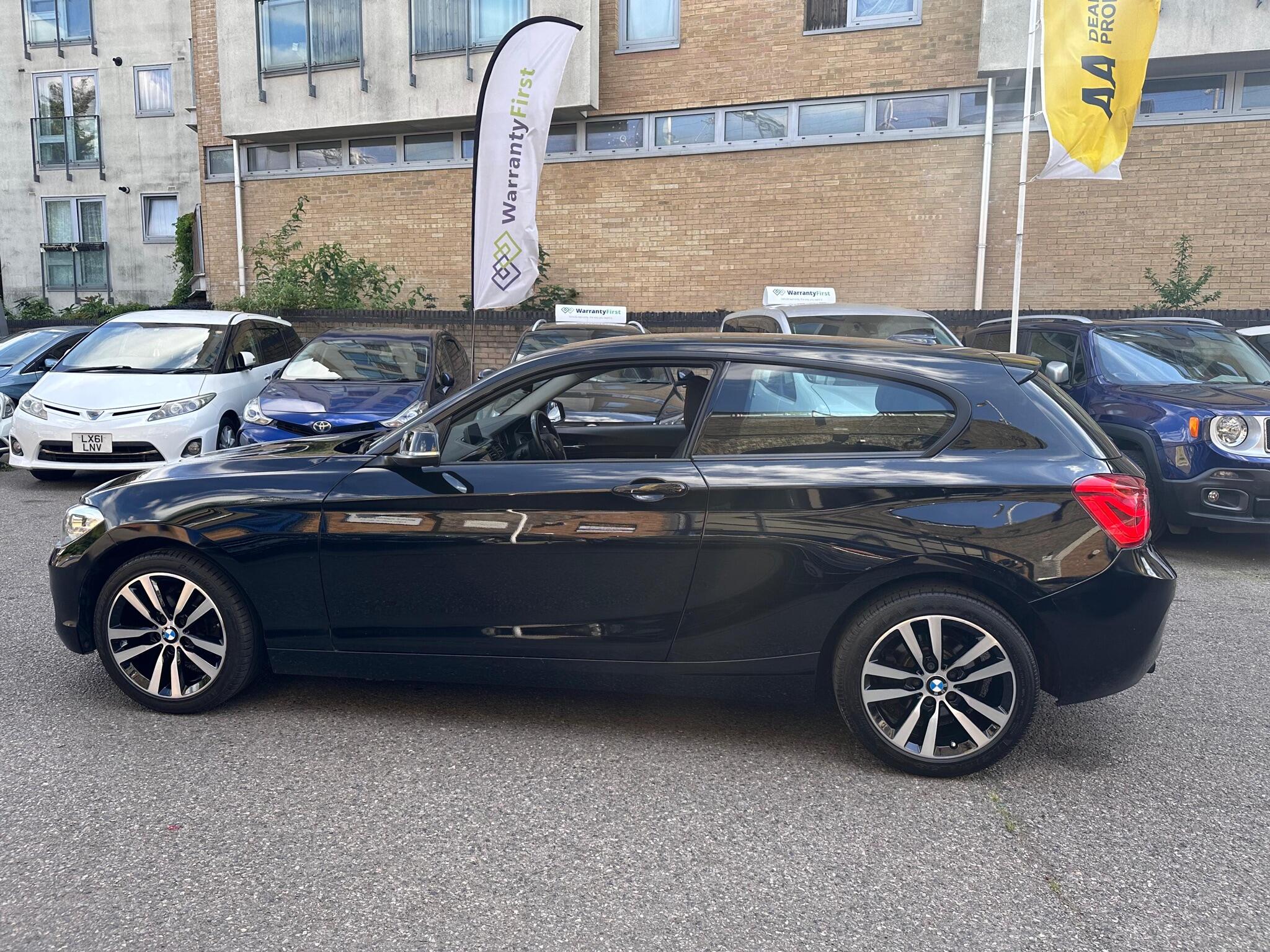 BMW 1 Series view 8