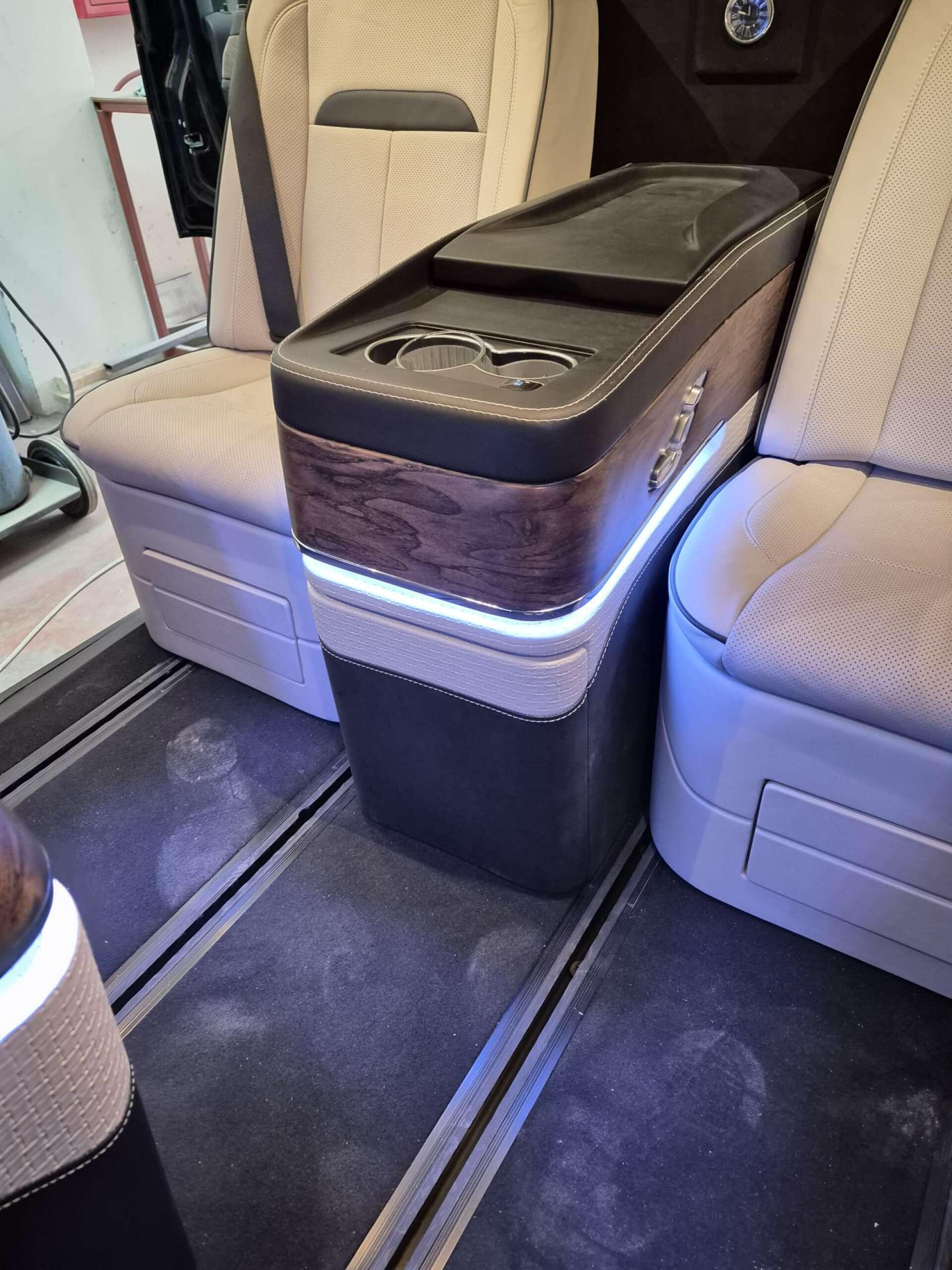 Mercedes-Benz Vito view 19