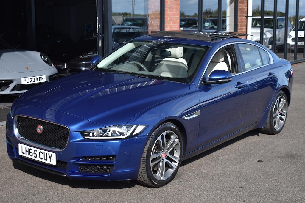 Jaguar Xe view 18