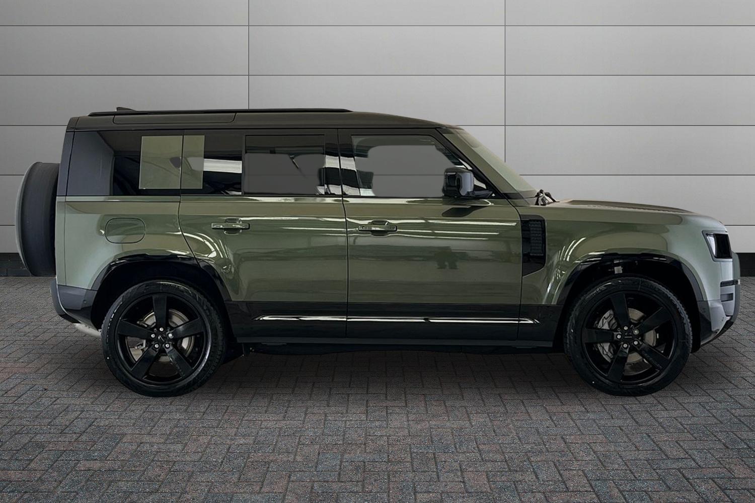 Land Rover Defender view 5