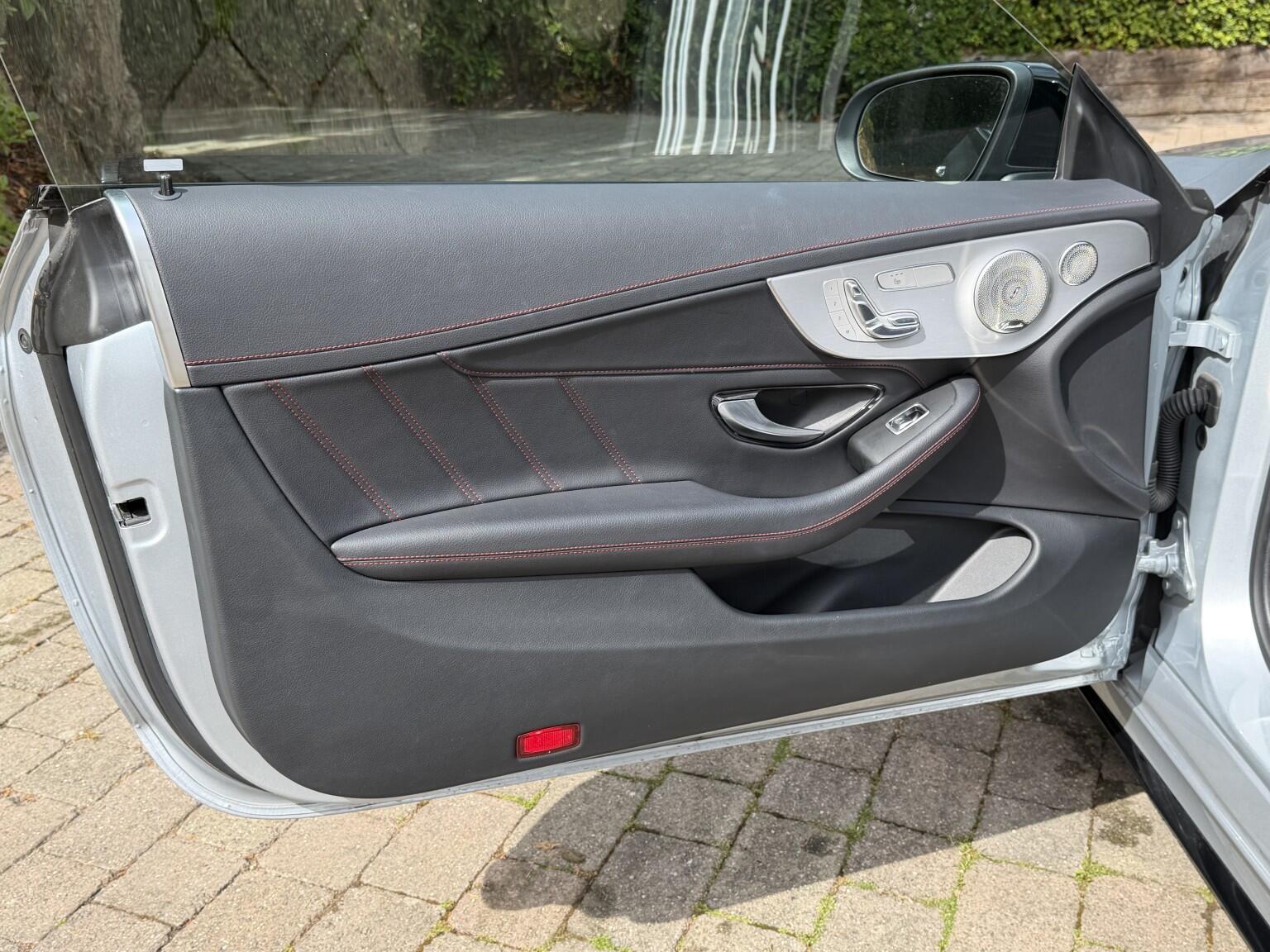 Mercedes-Benz C-Class view 21