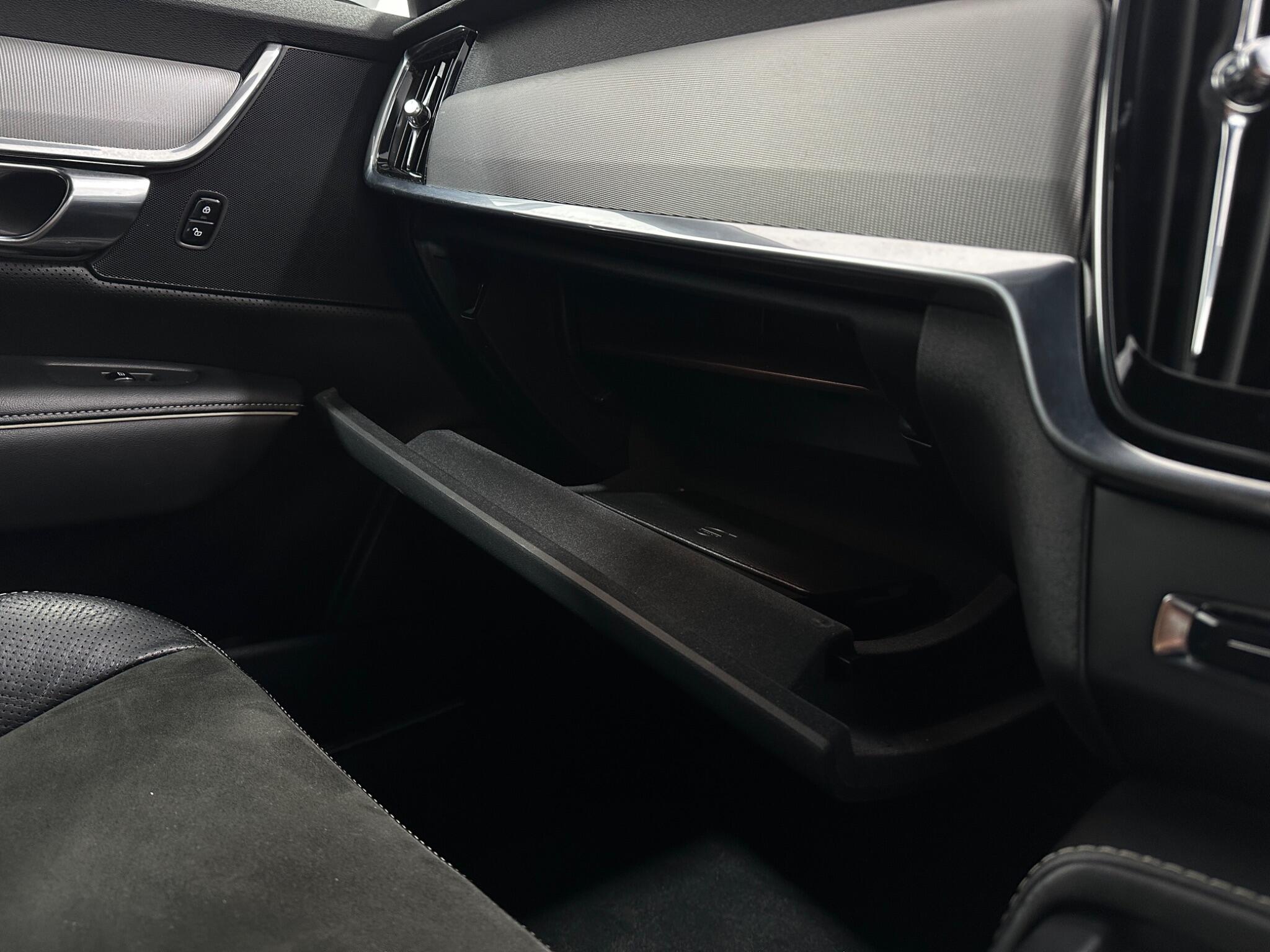 Volvo S90 view 26