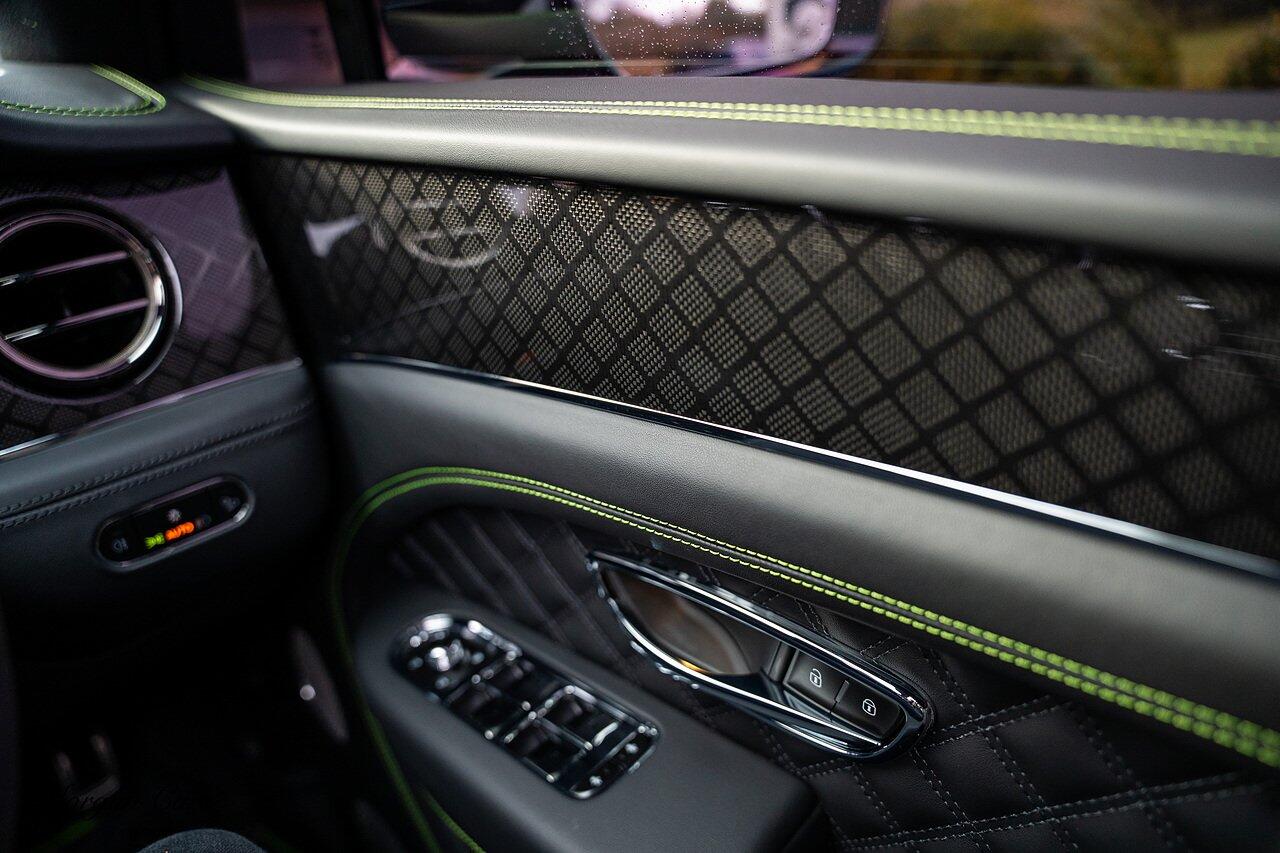 Bentley Bentayga view 103
