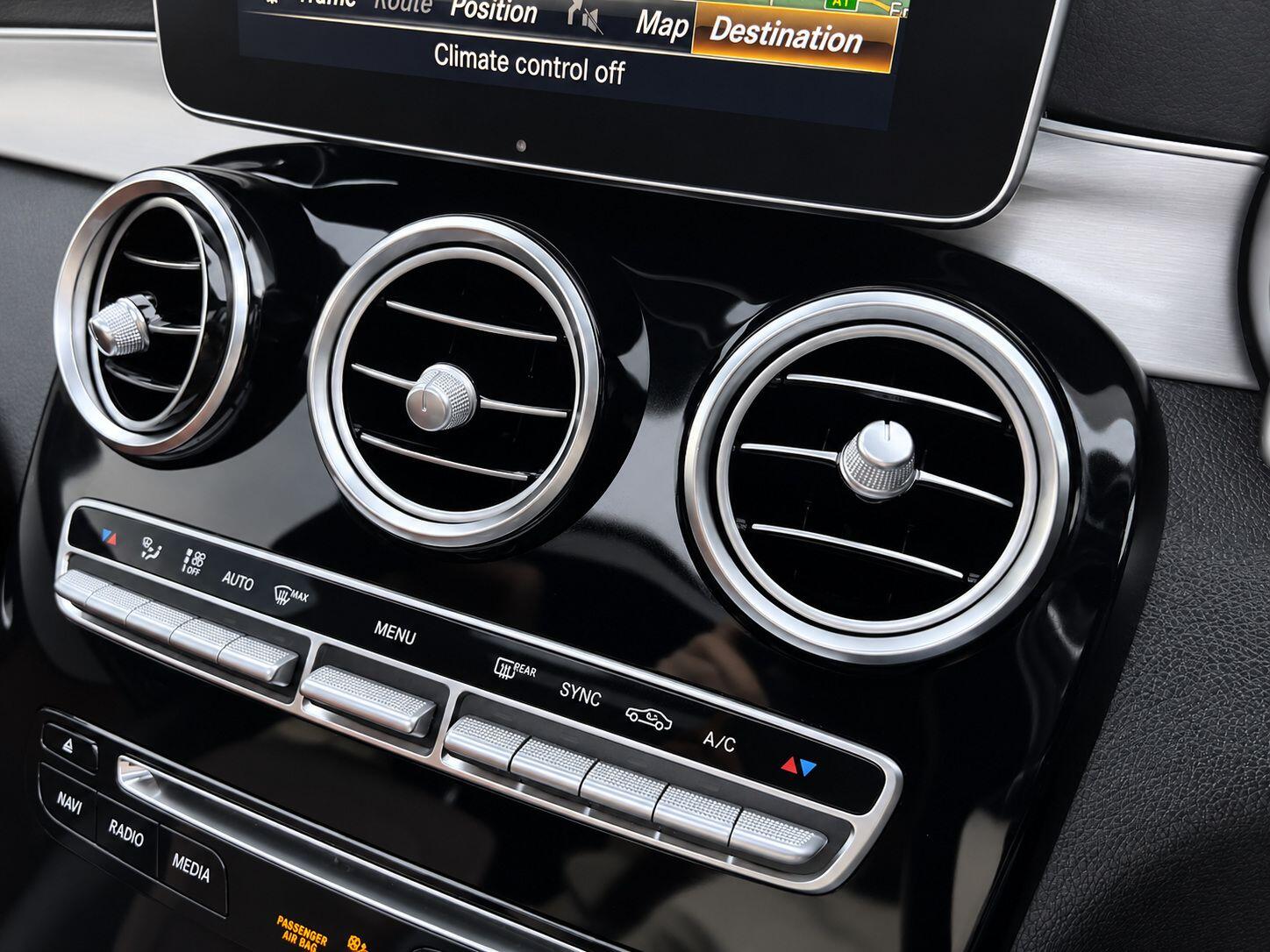 Mercedes-Benz GLC view 30