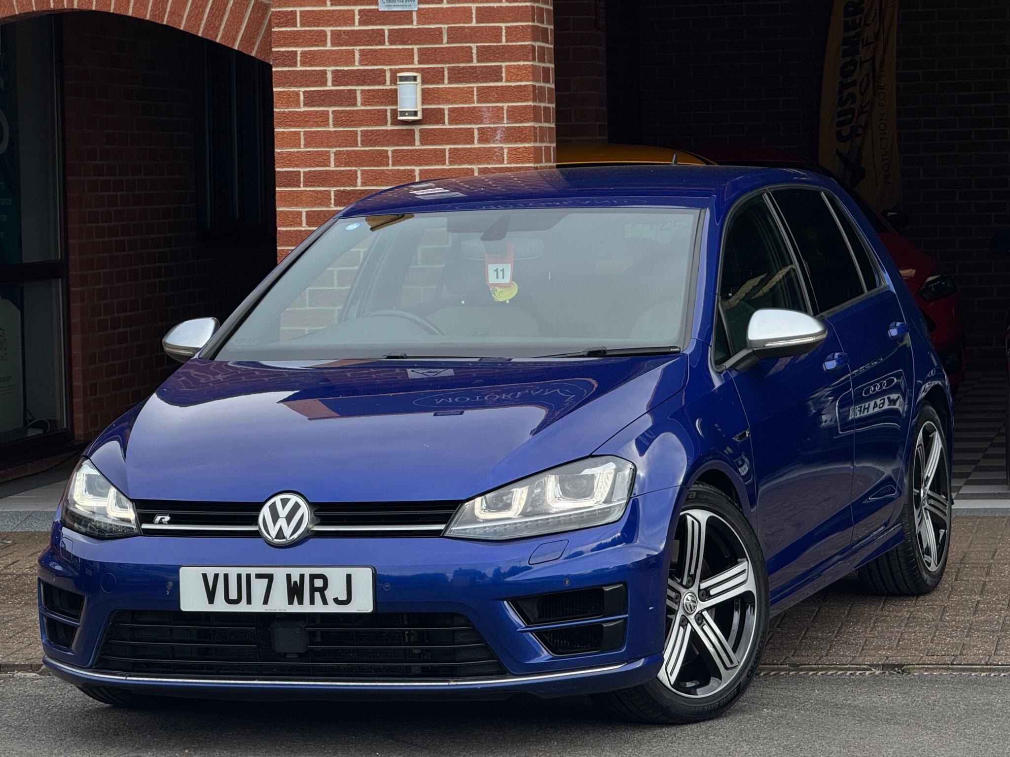 Volkswagen Golf view 2