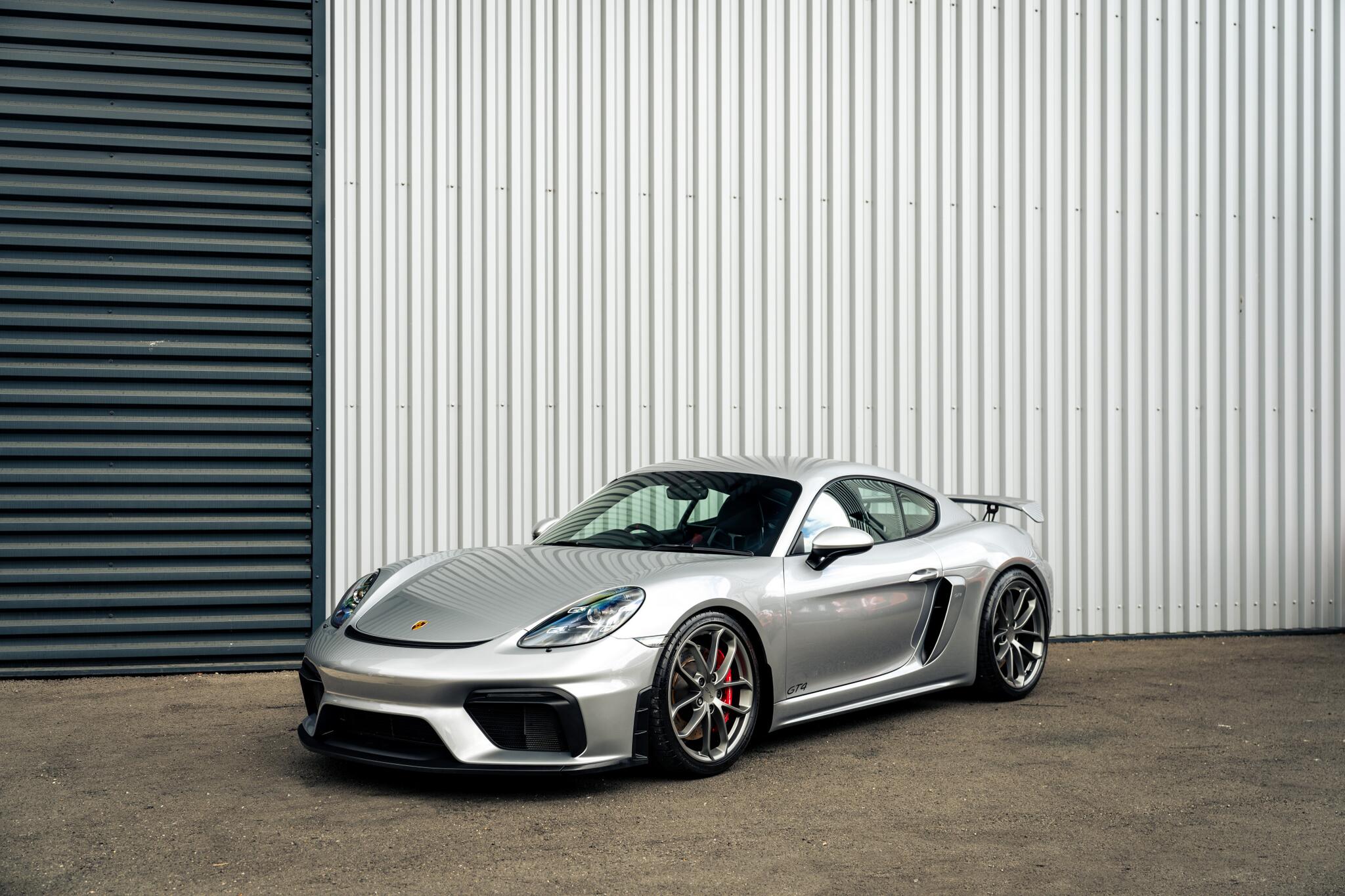Porsche 718 Cayman main image
