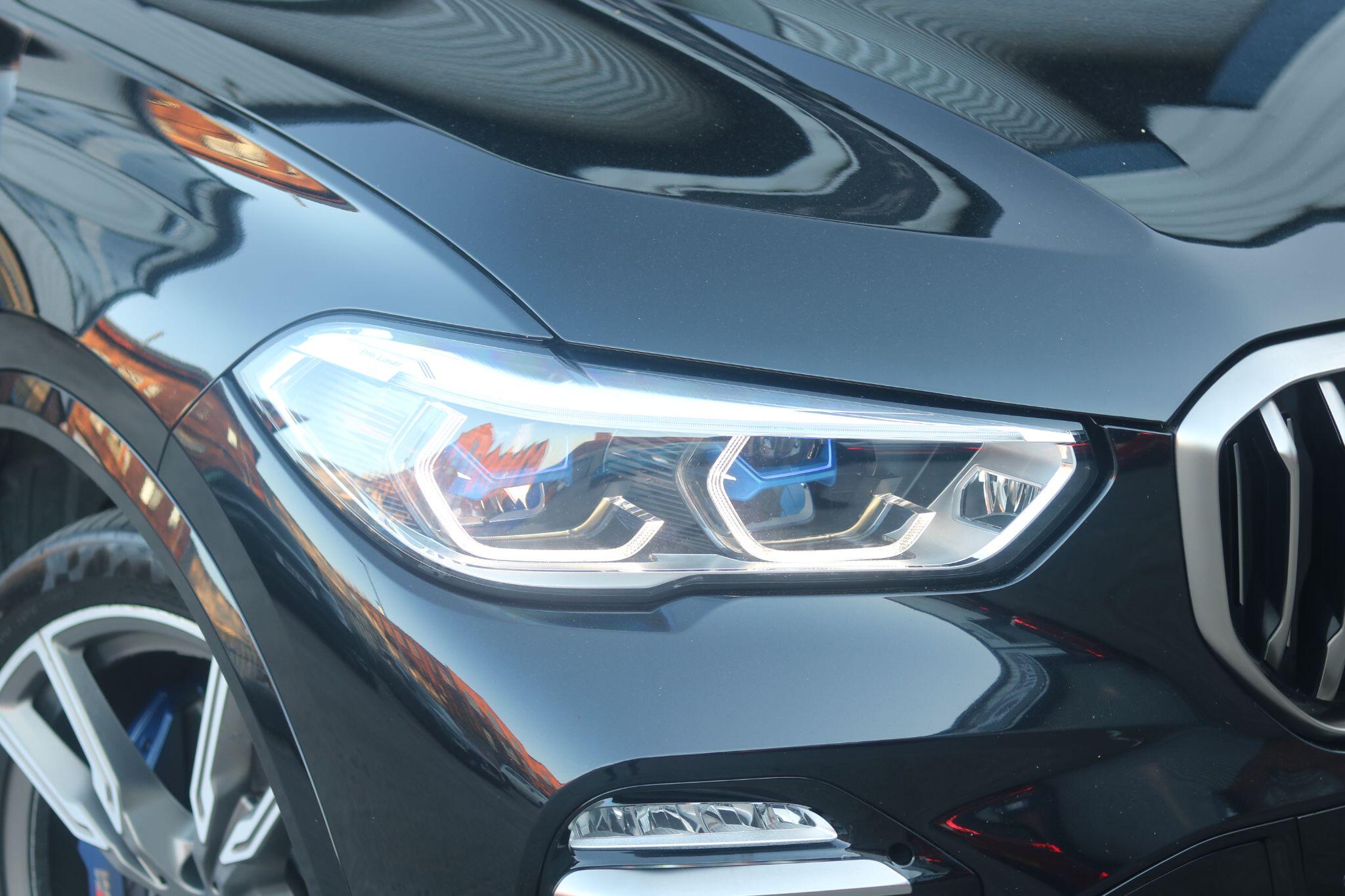 BMW X5 view 10