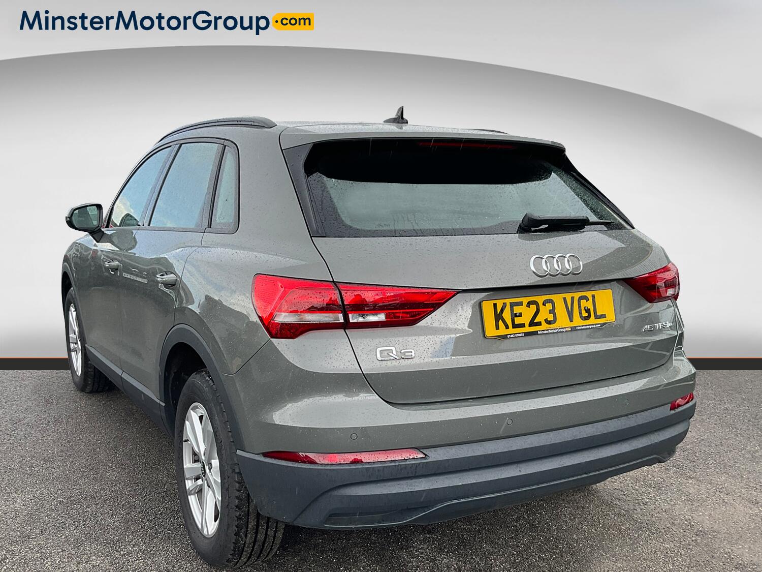 Audi Q3 view 4