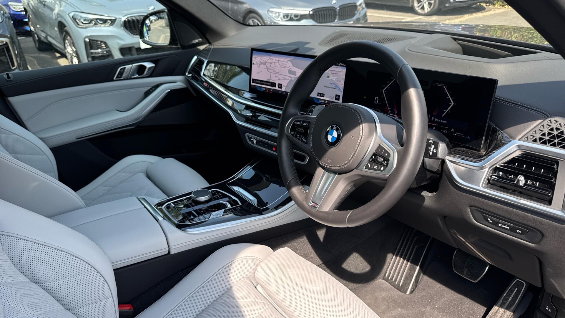 BMW X5 view 10
