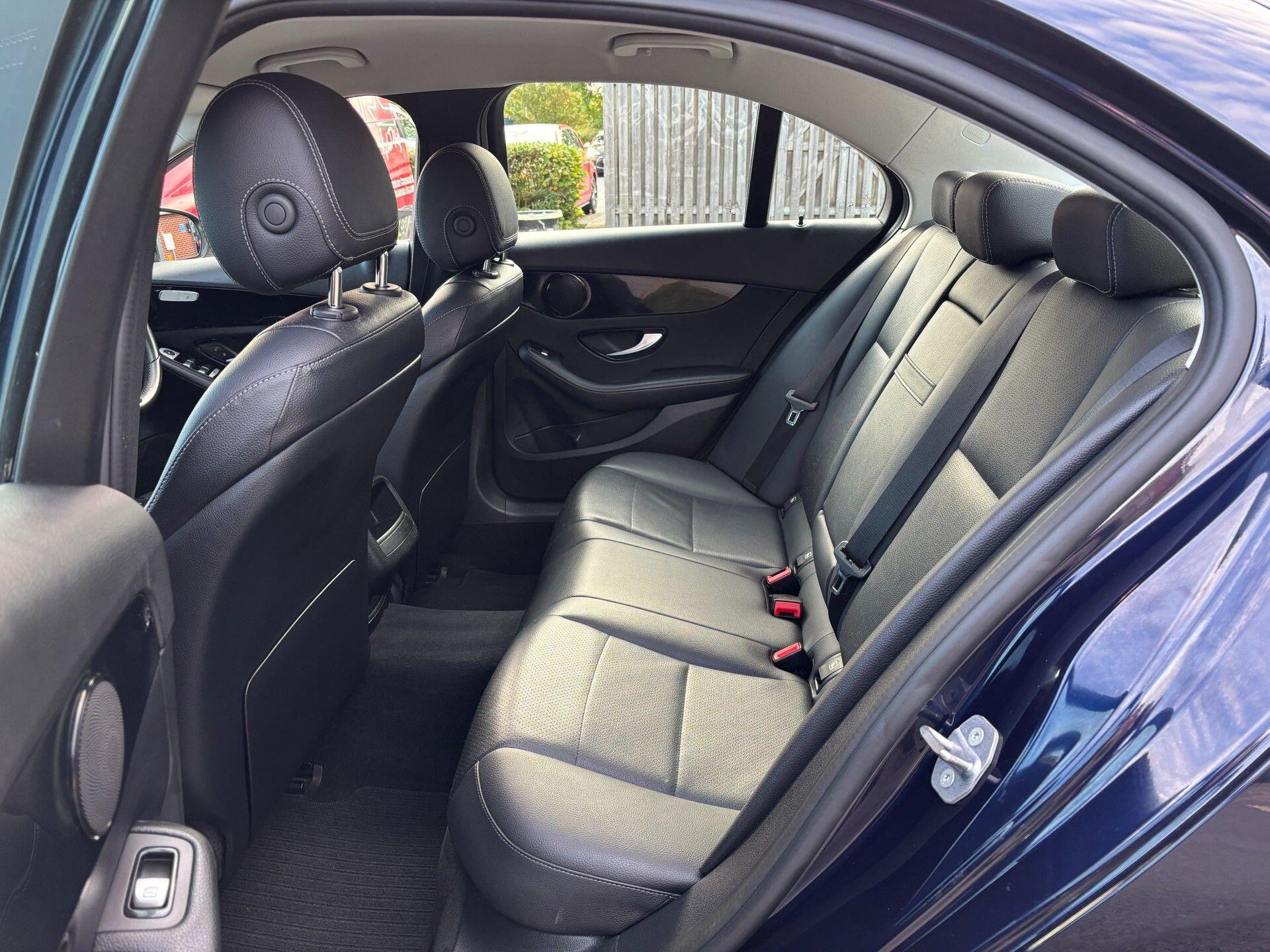 Mercedes-Benz C-Class view 28