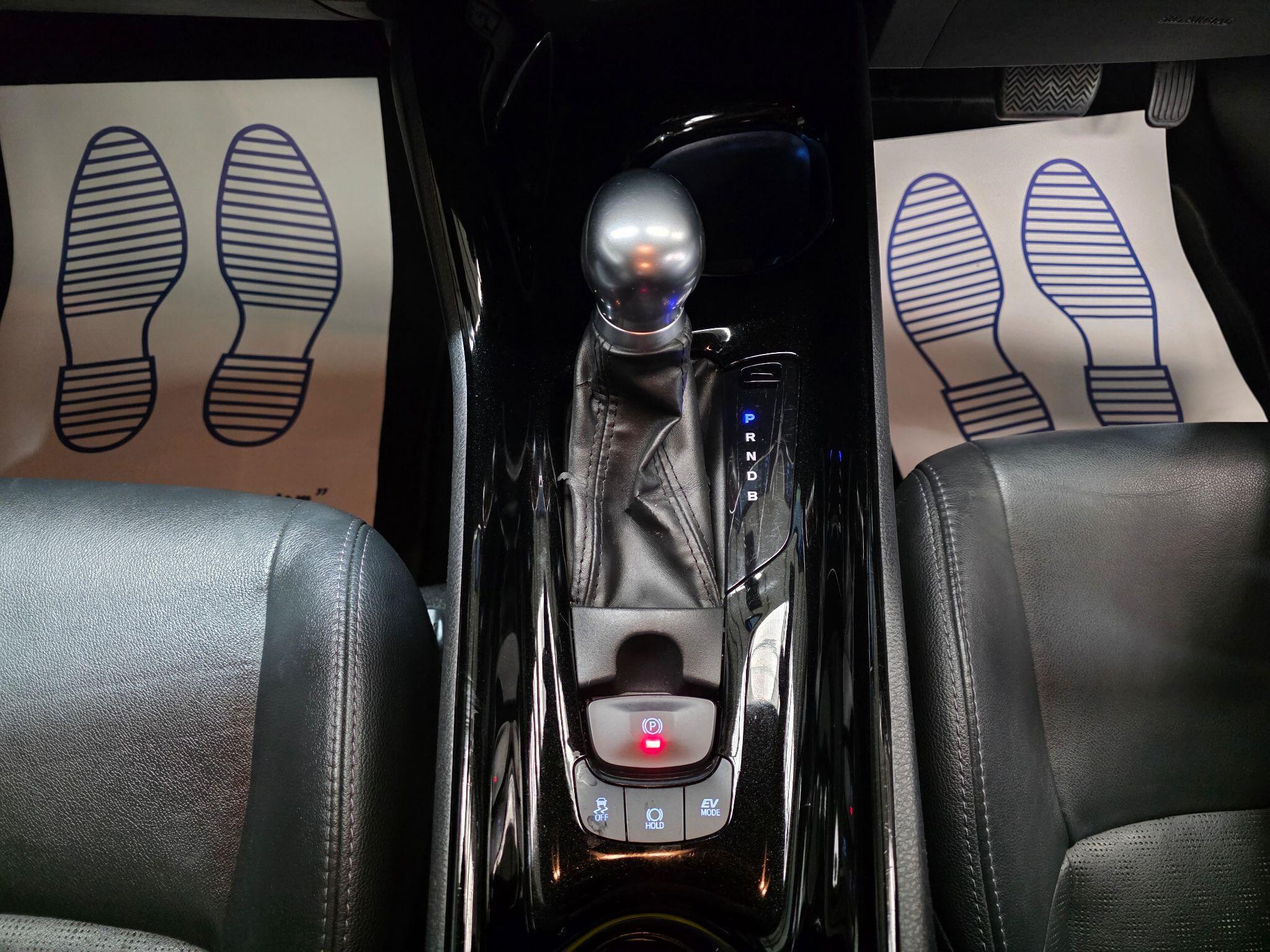 Toyota C-HR view 9