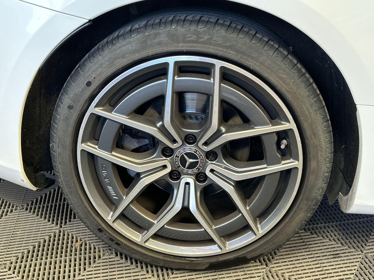 Mercedes-Benz E Class view 26