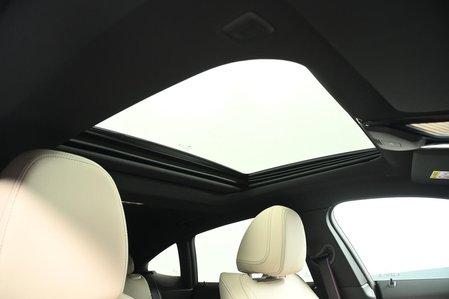BMW i4 view 31
