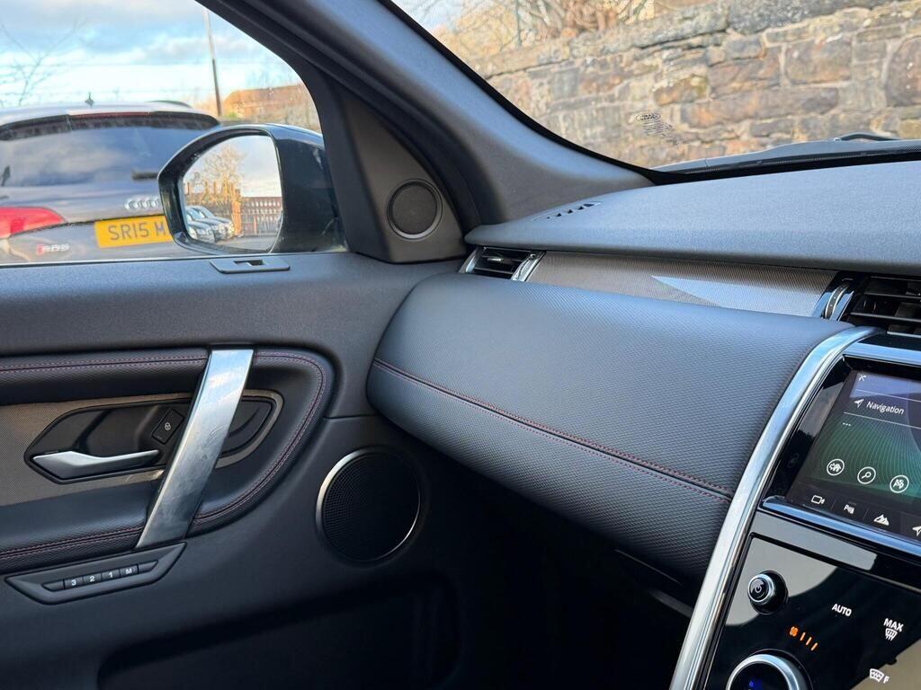 Land Rover Discovery Sport view 50