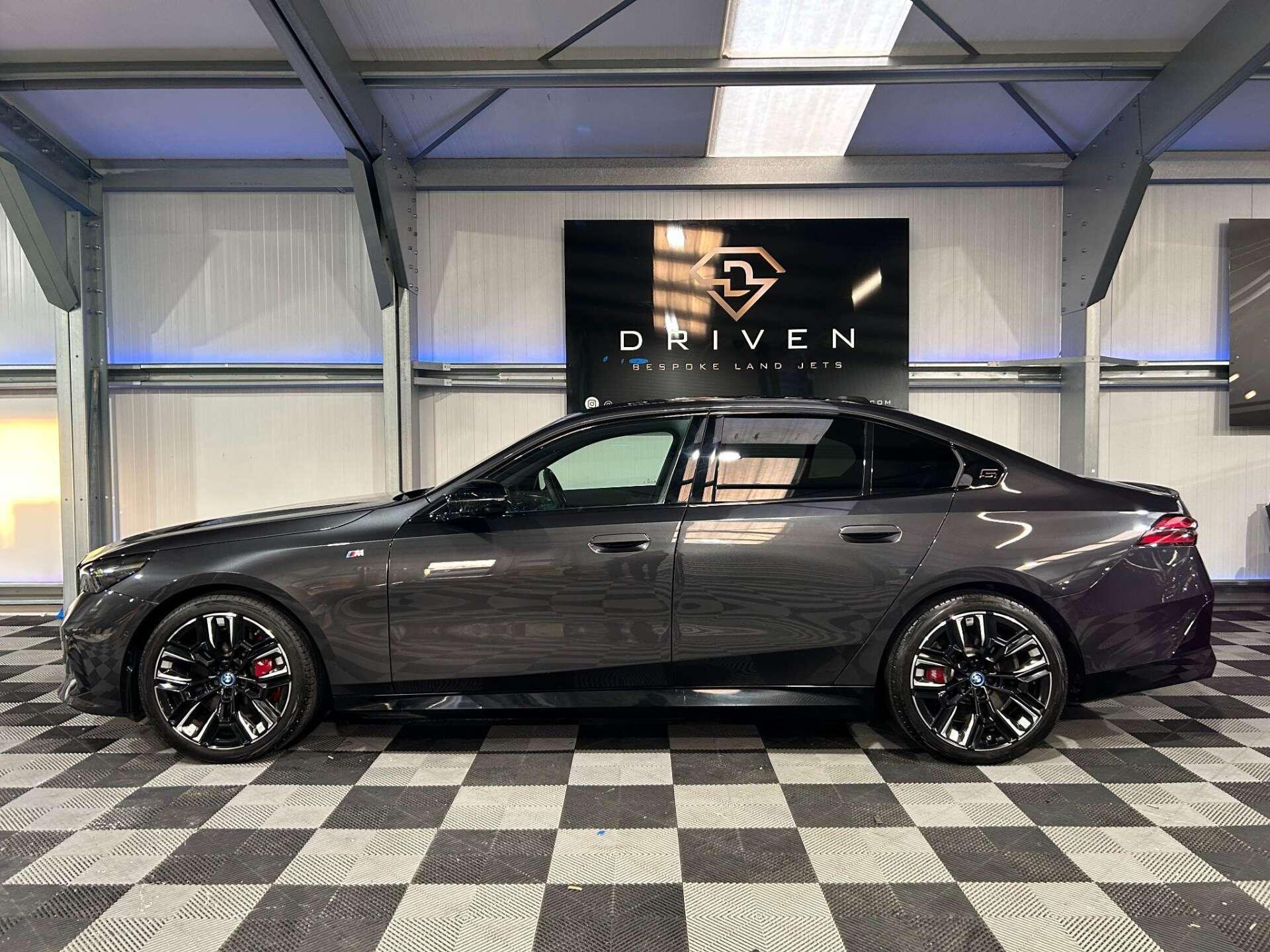 BMW I5 view 3
