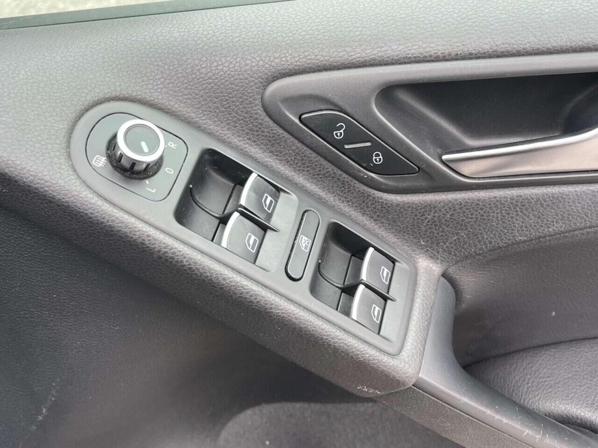 Volkswagen Golf view 19