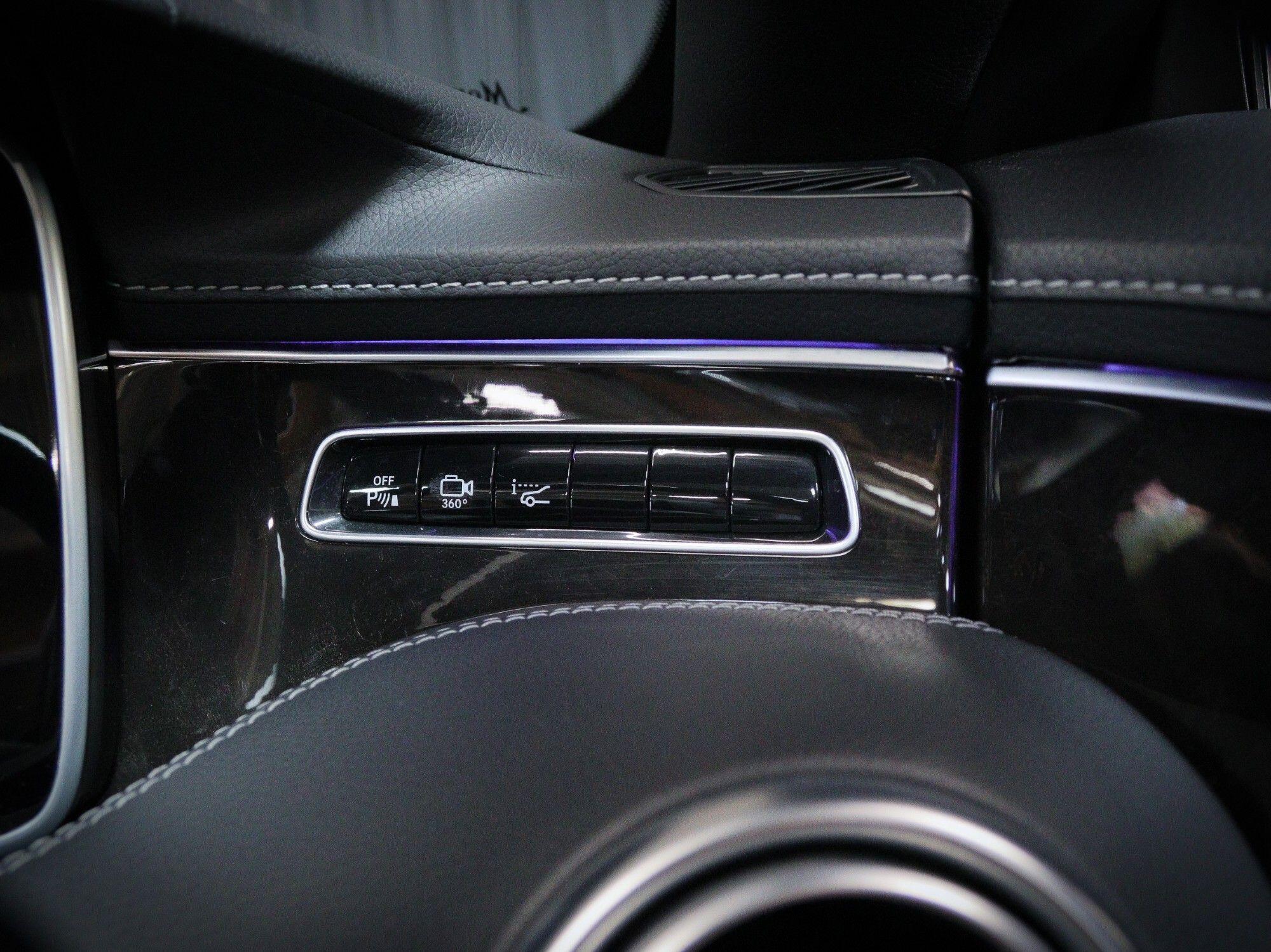 Mercedes-Benz S-Class view 18