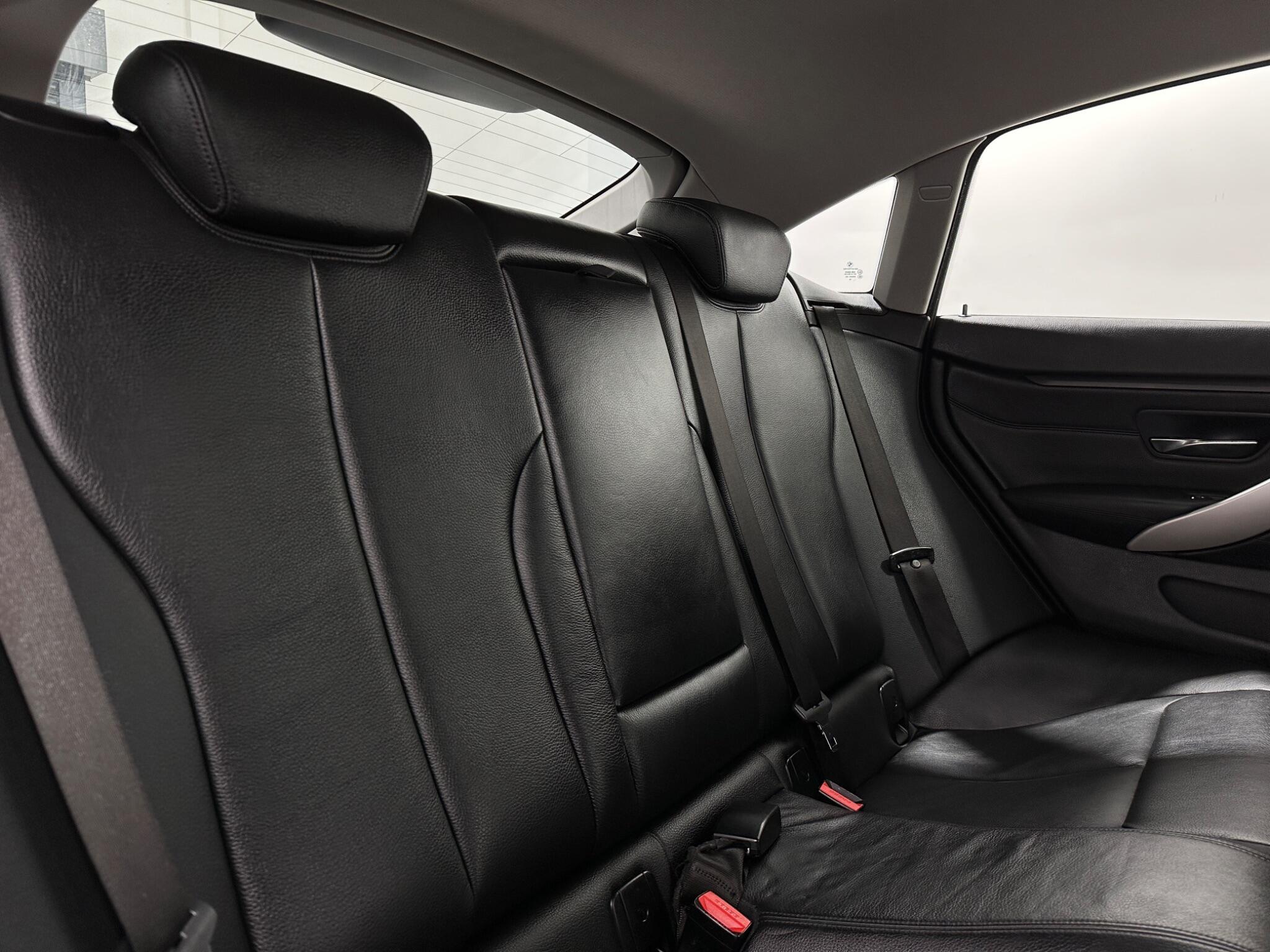 BMW 4 Series Gran Coupe view 42