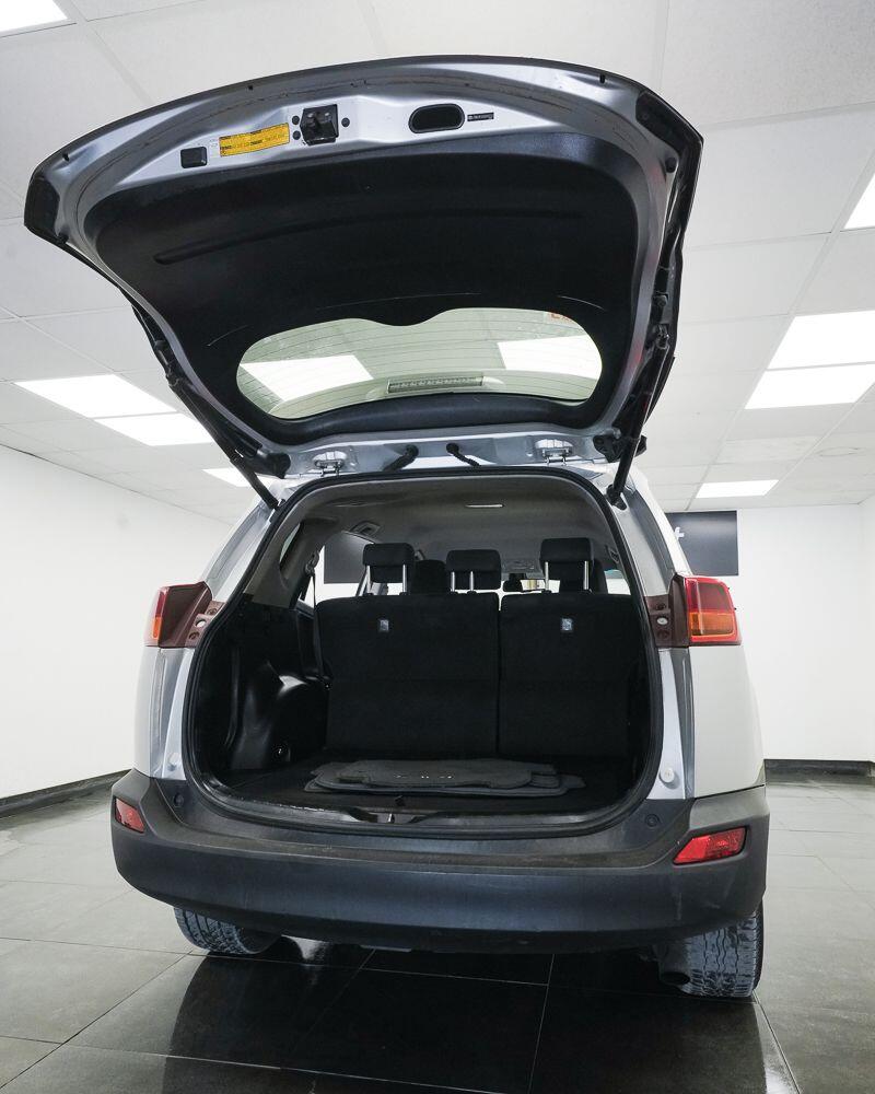 Toyota Rav4 view 7