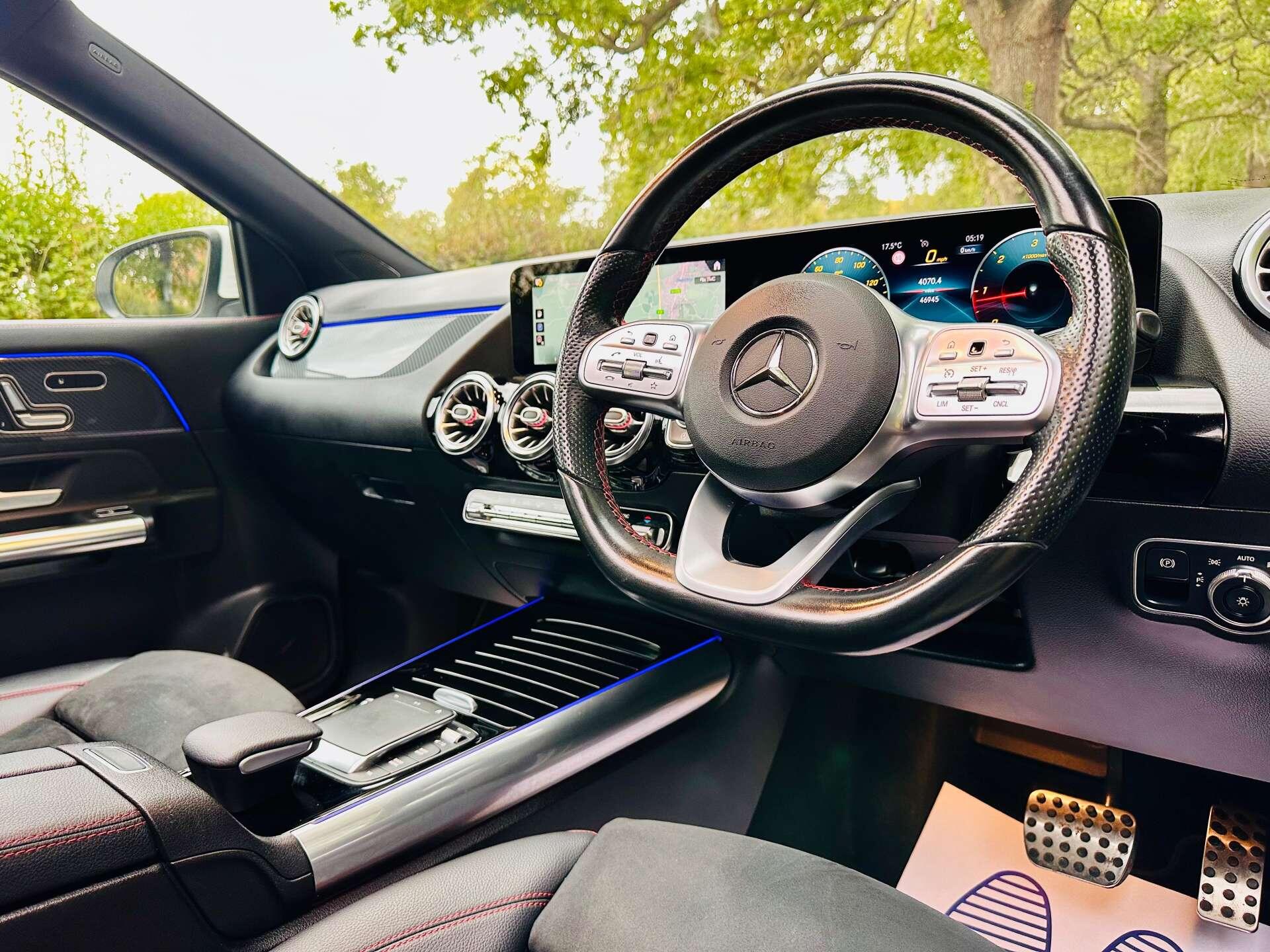 Mercedes-Benz Gla view 19