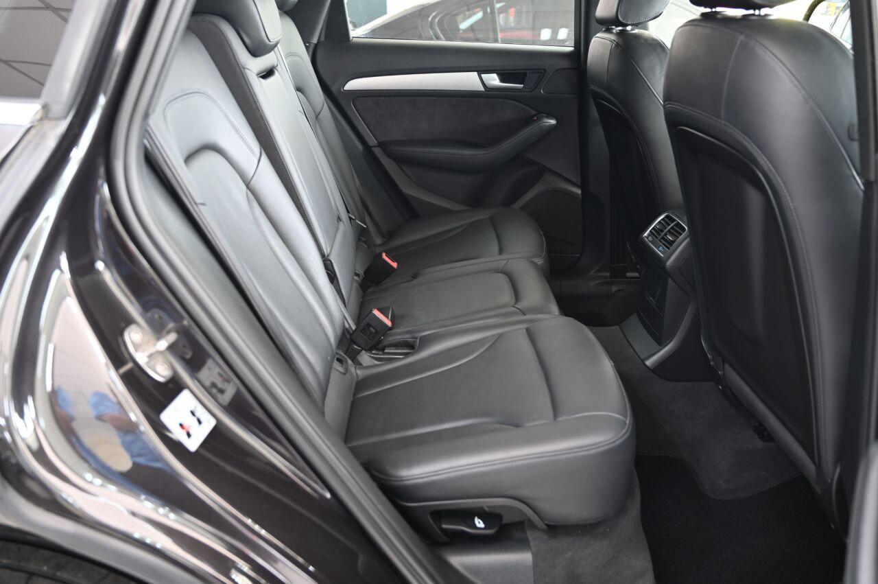 Audi Q5 view 15