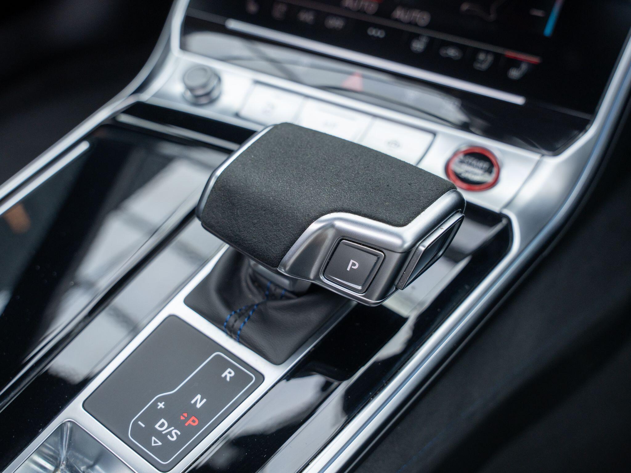 Audi RS6 view 30