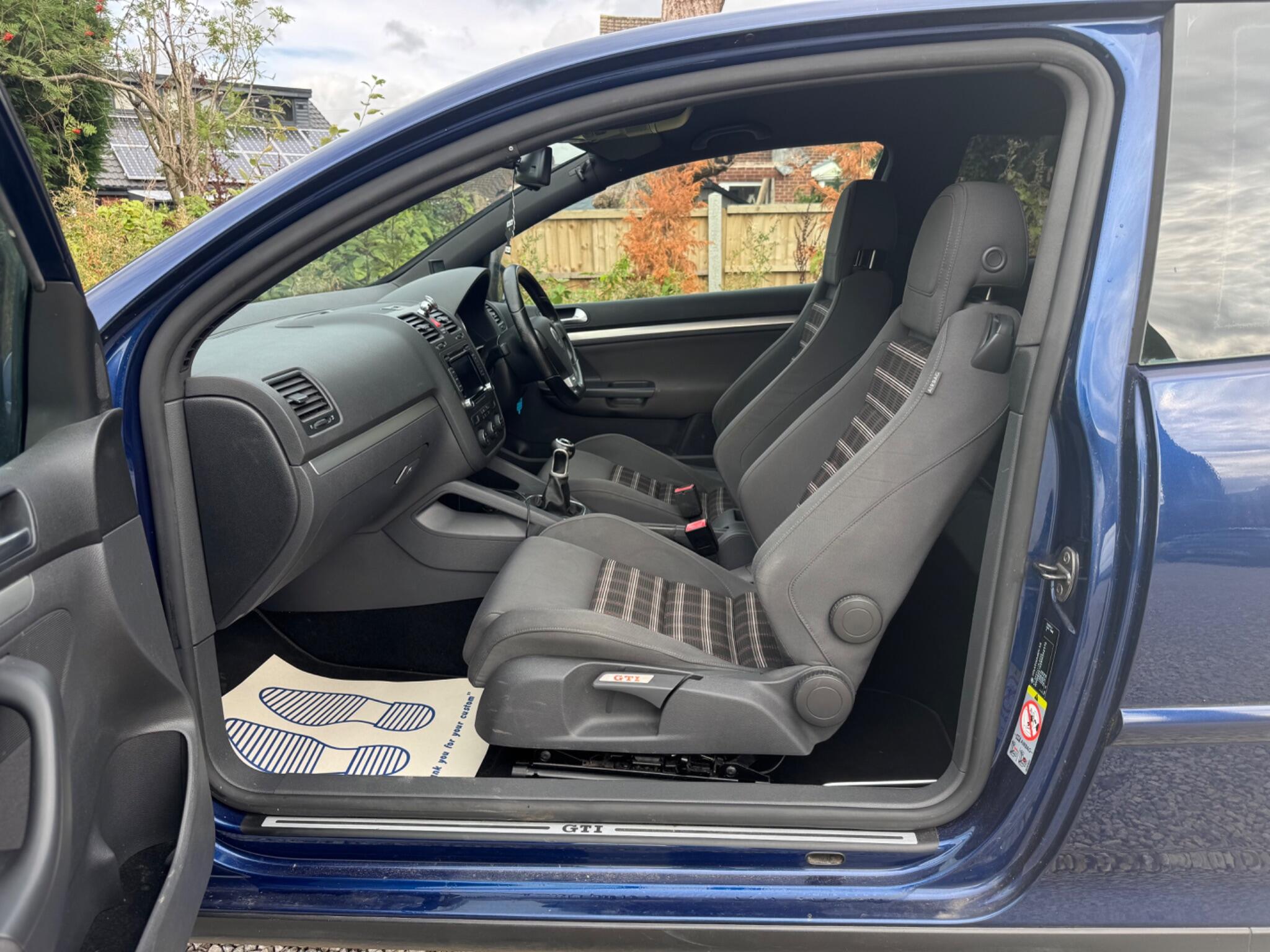 Volkswagen Golf view 22