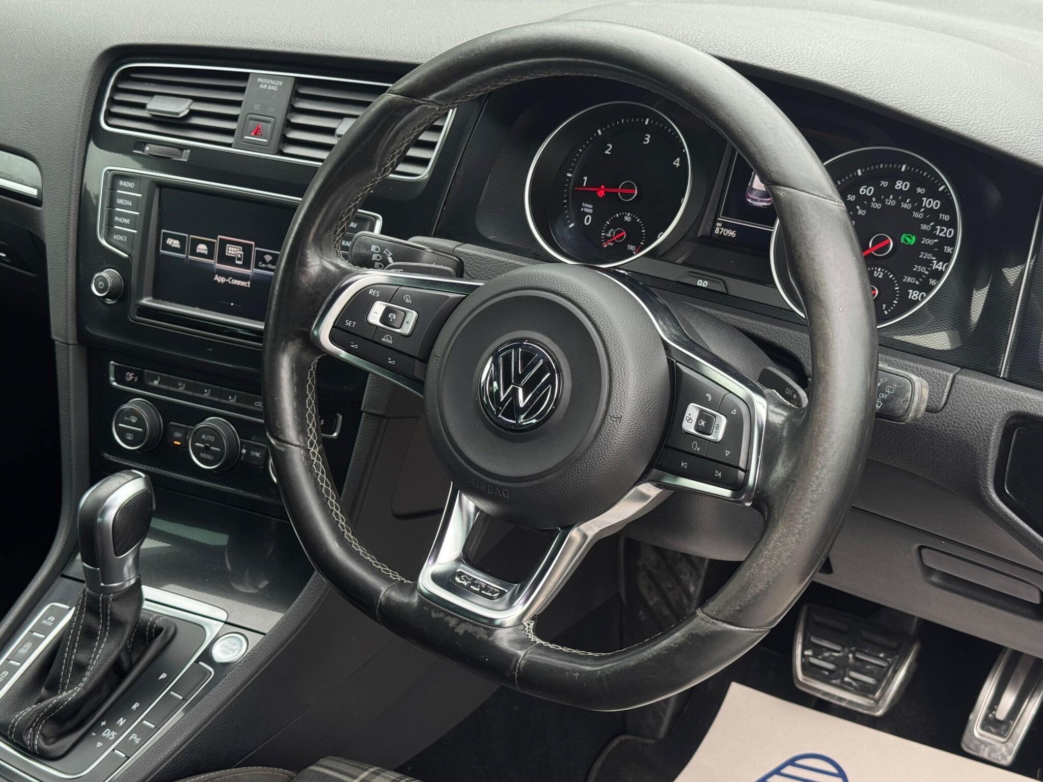 Volkswagen Golf view 15
