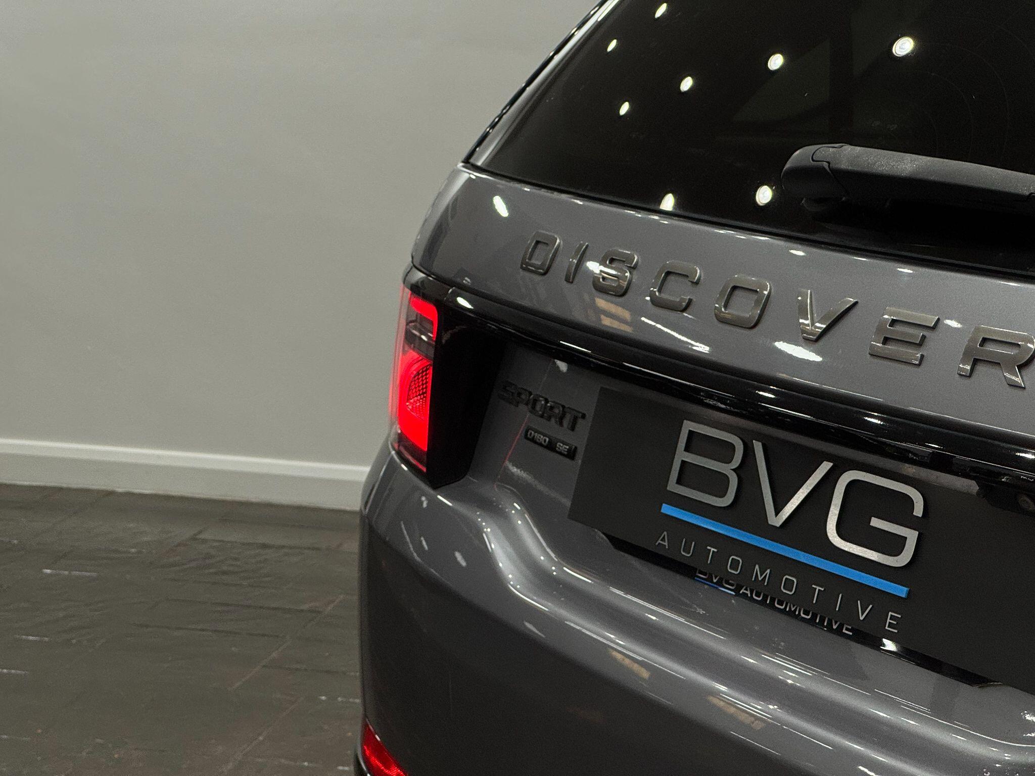 Land Rover Discovery Sport view 23