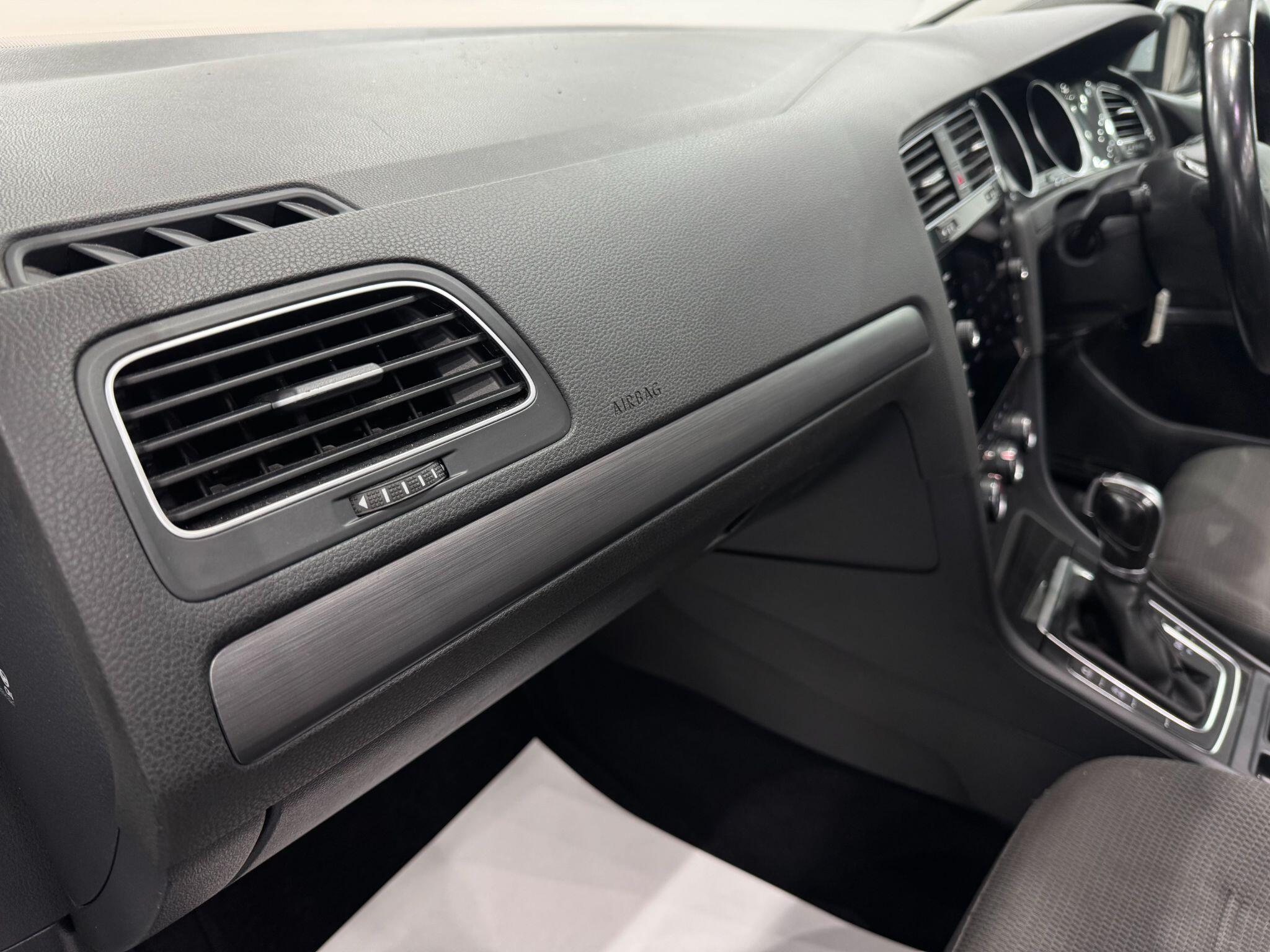 Volkswagen Golf view 53