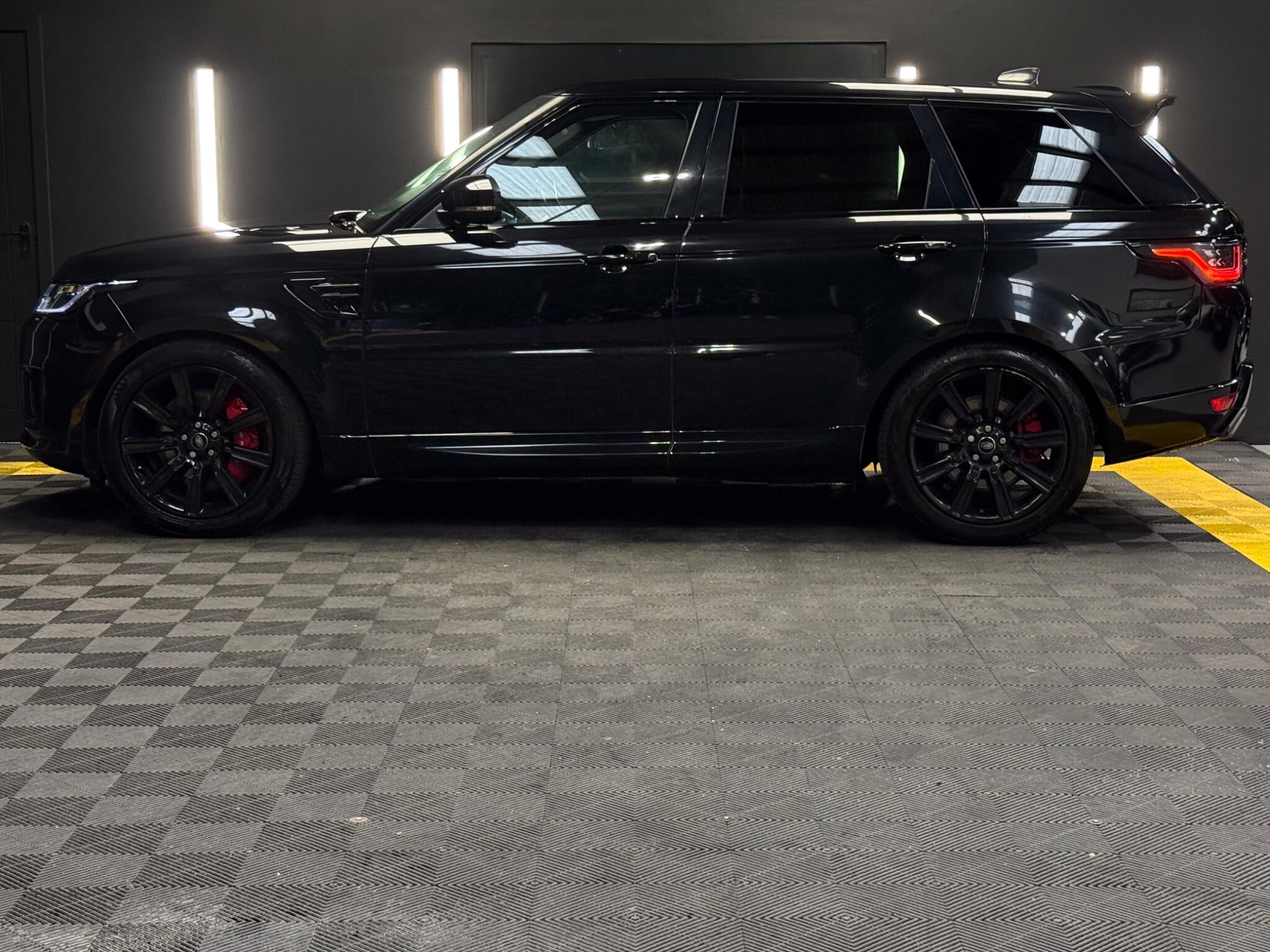 Land Rover Range Rover Sport view 3