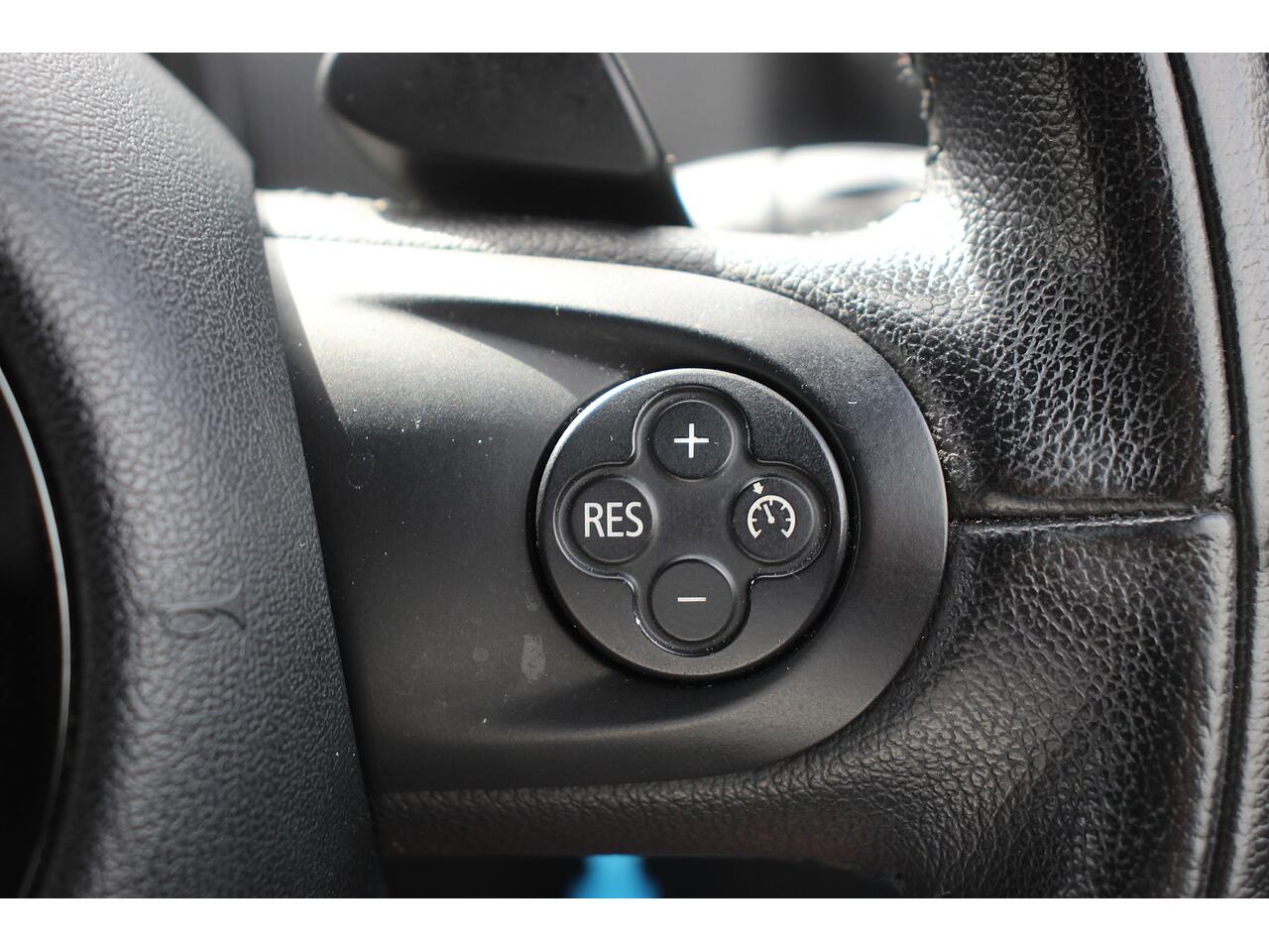 Mini Countryman view 28