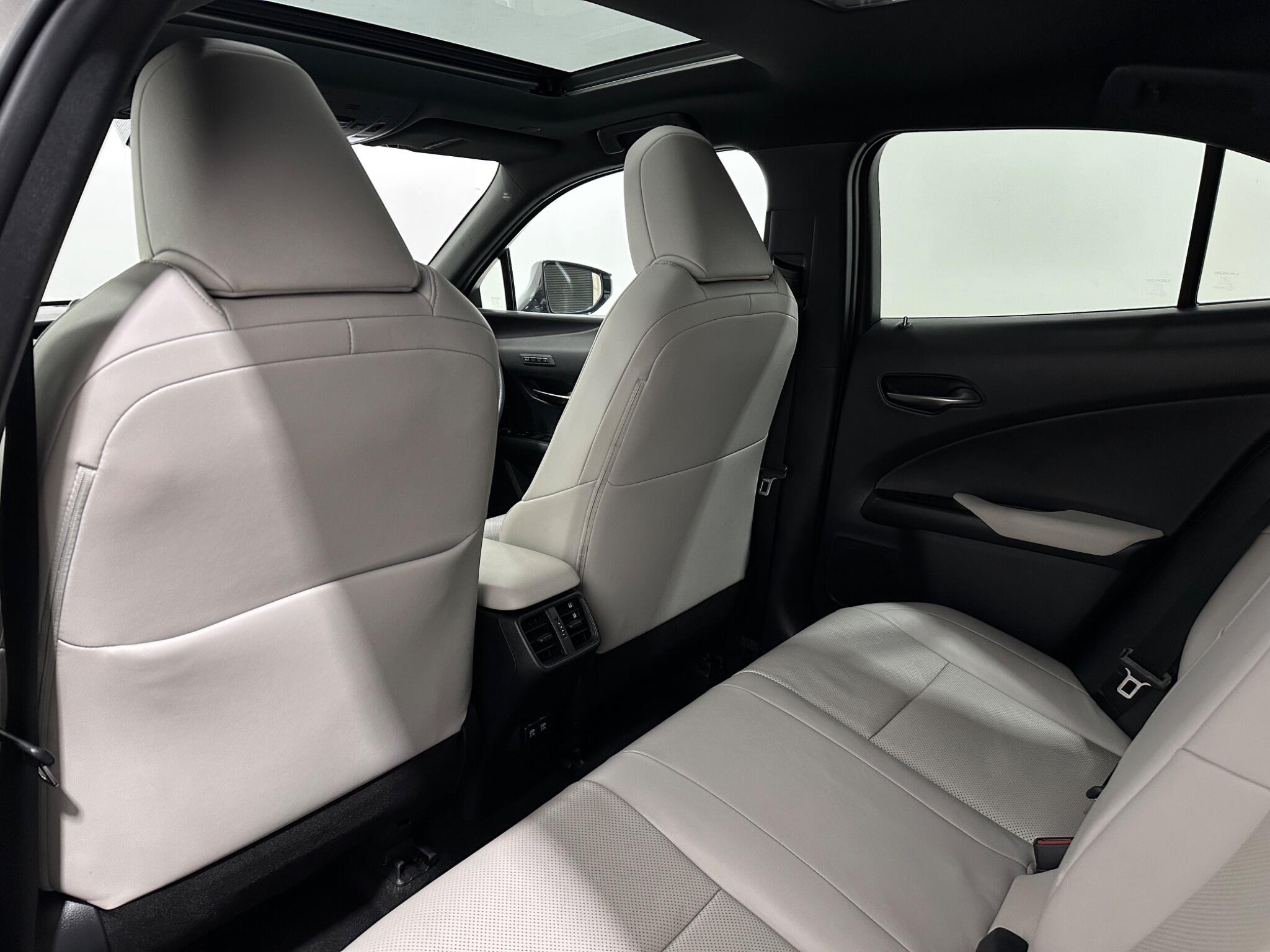 Lexus UX view 38