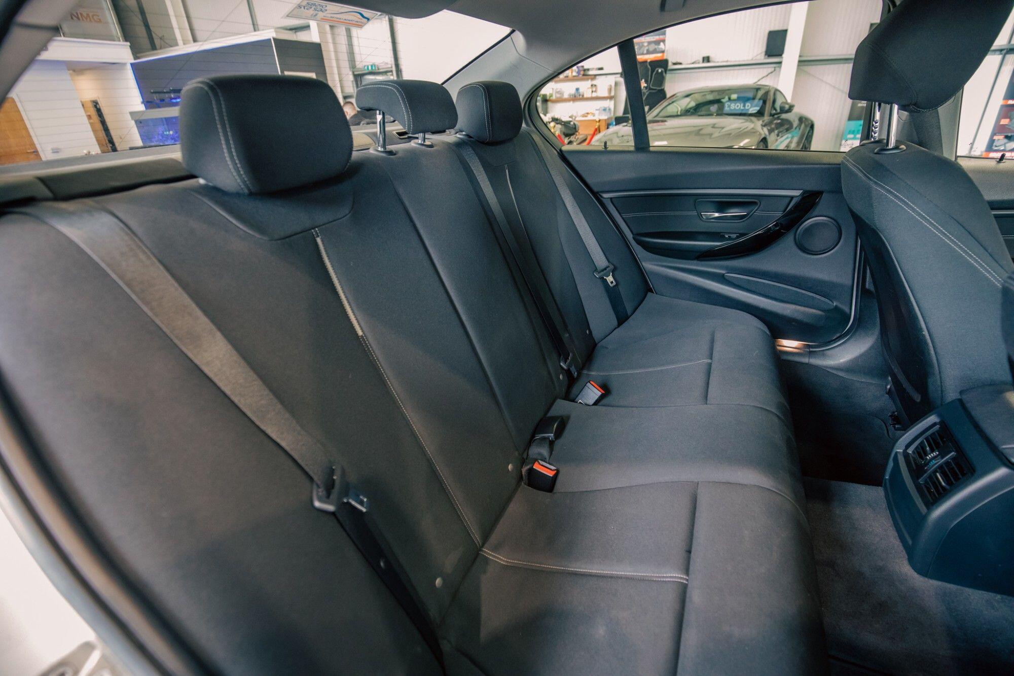 BMW 3 Series view 12