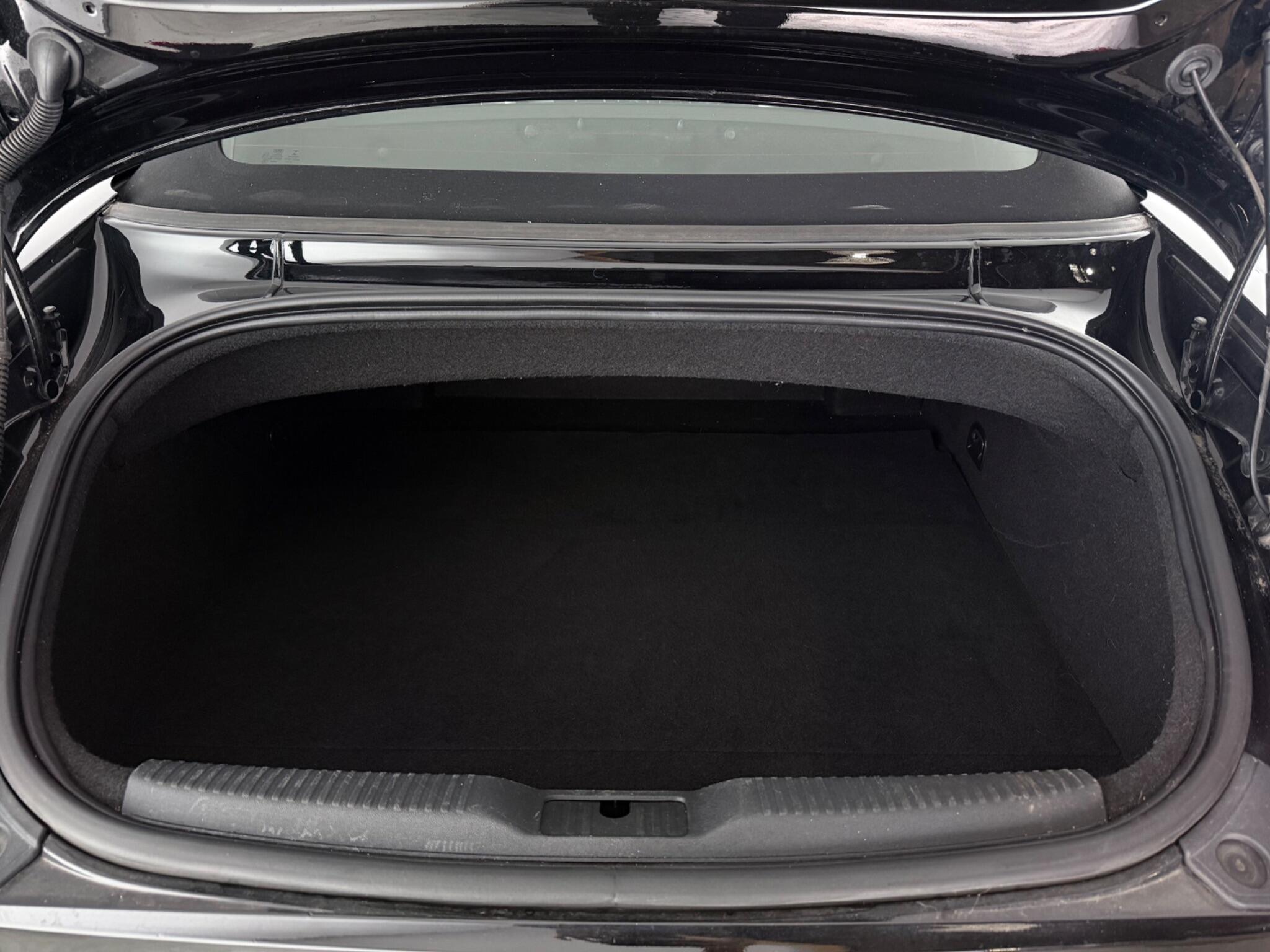 Audi TT view 12