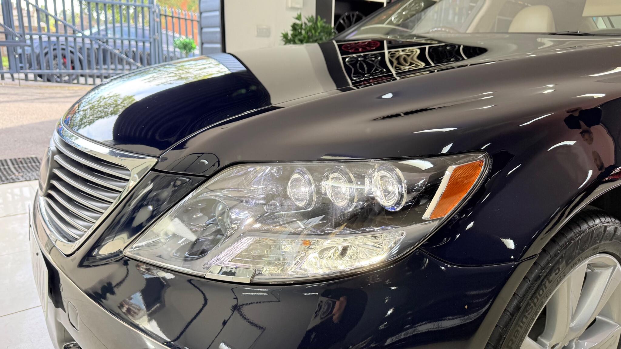 Lexus LS view 27