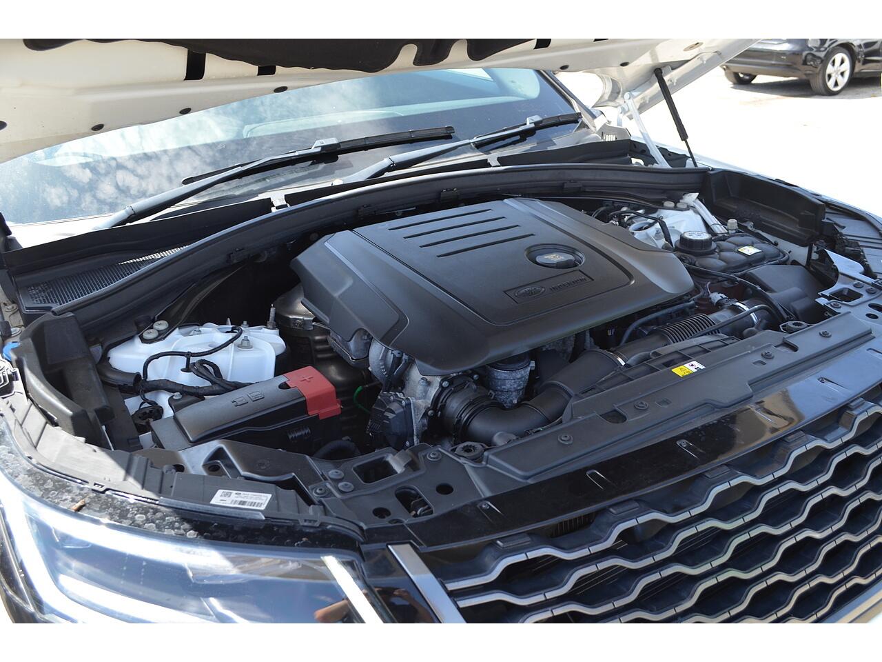Land Rover Range Rover Velar view 34