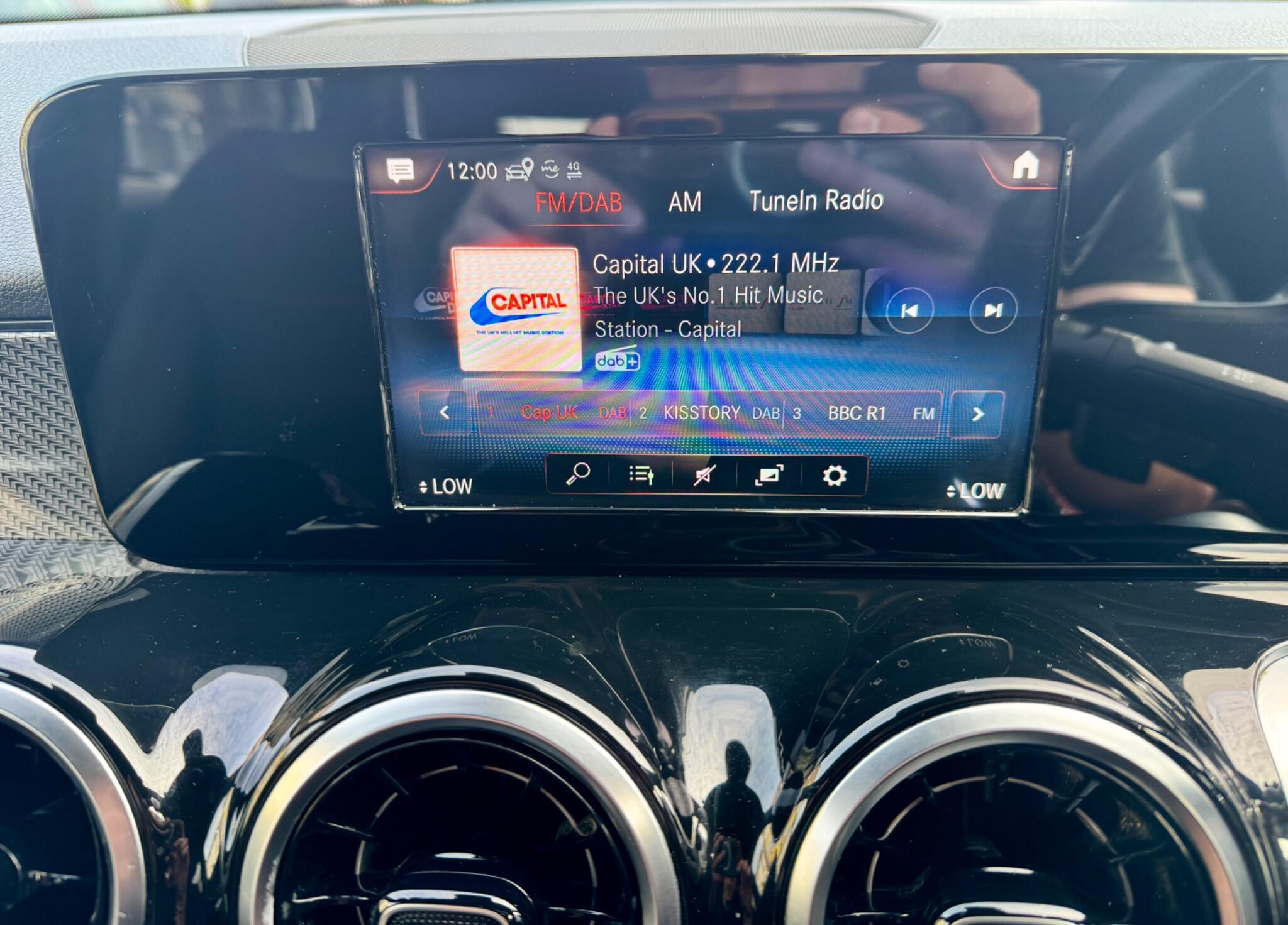 Mercedes-Benz GLB view 69