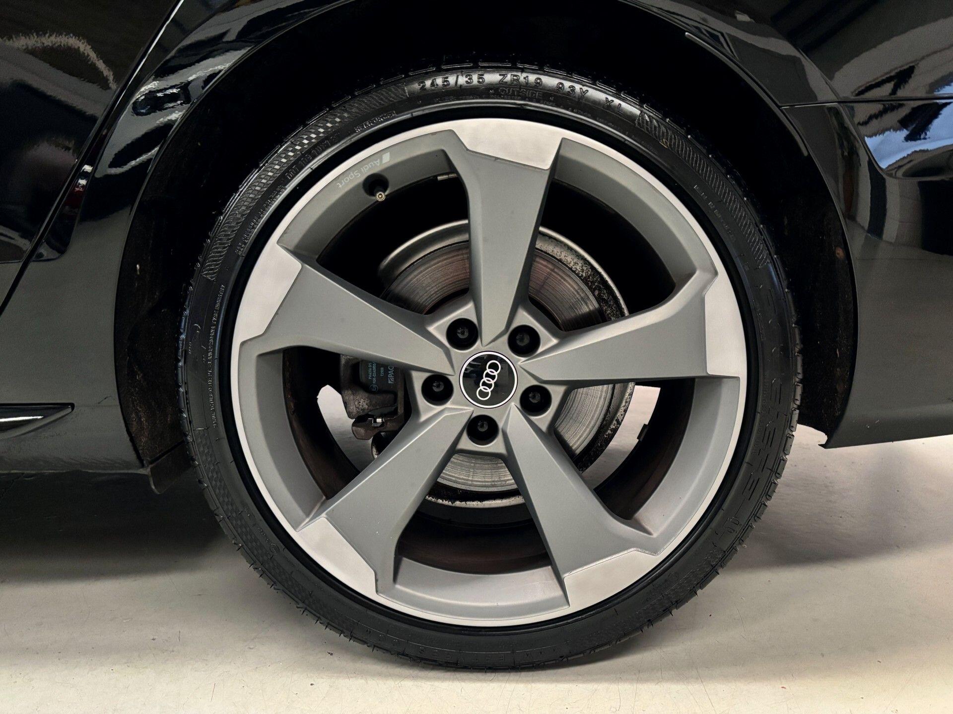 Audi A4 view 34