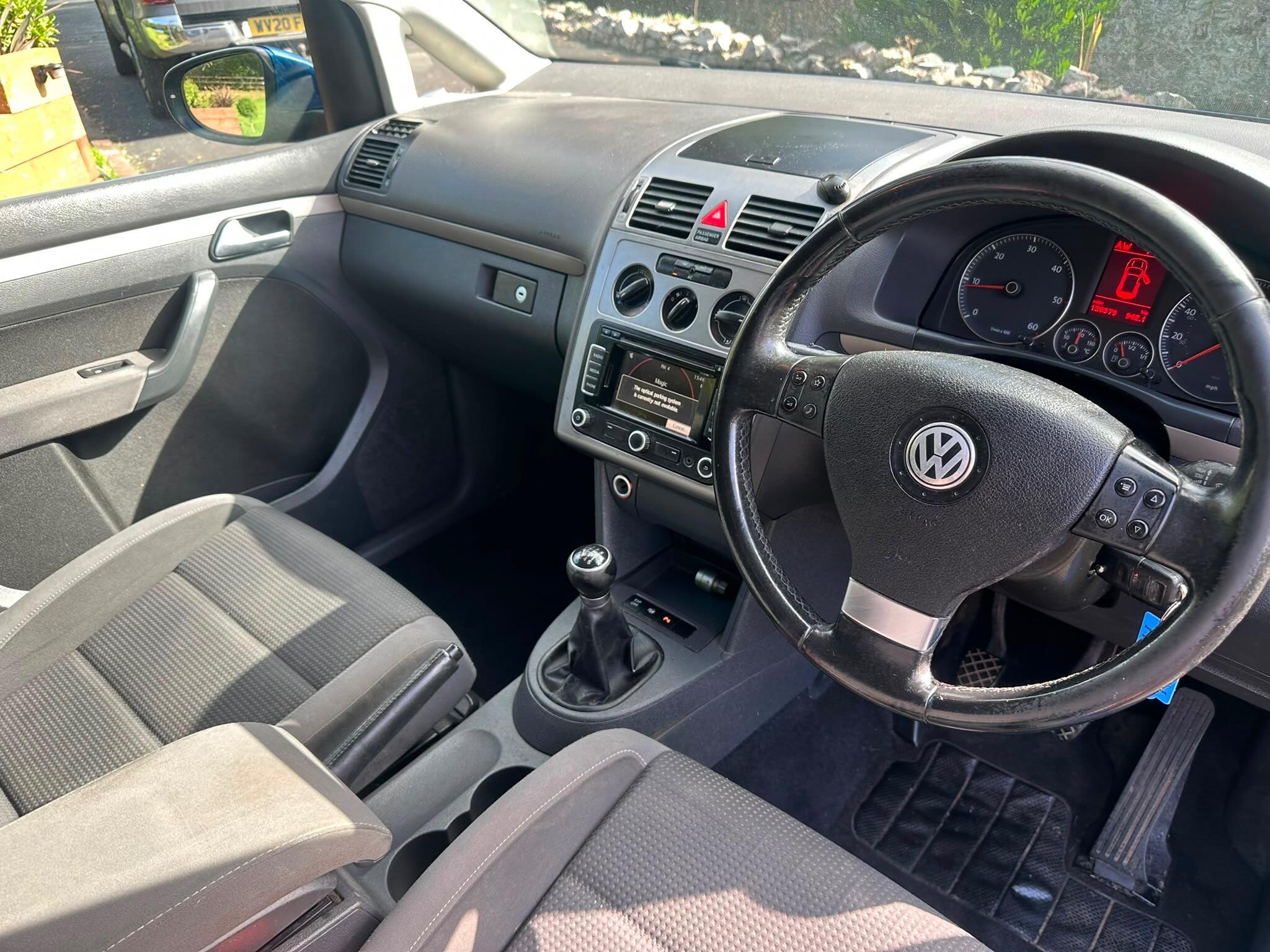 Volkswagen Touran view 15
