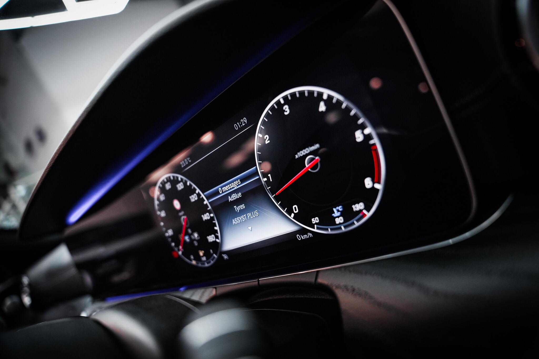Mercedes-Benz E-Class view 5
