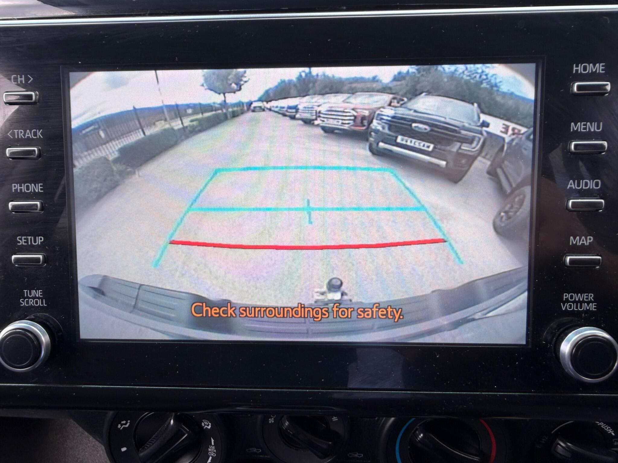 Toyota Hilux view 22