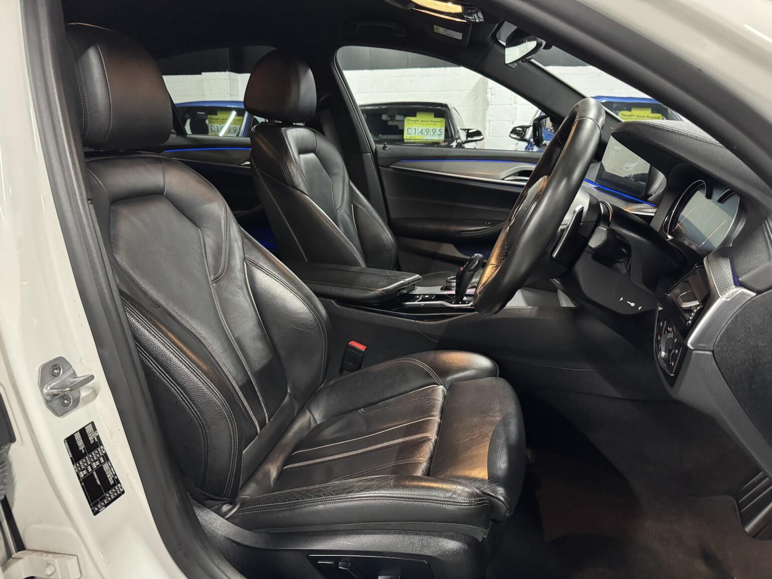 BMW 5 Series view 18