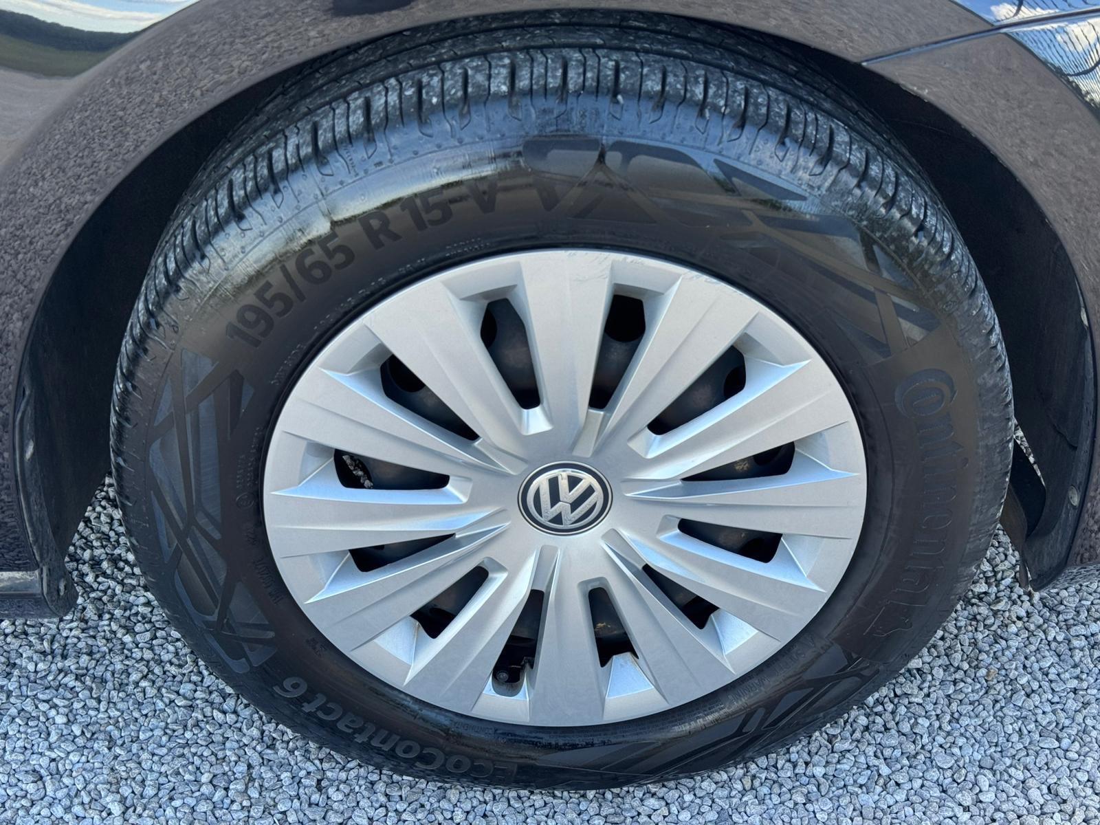 2014 Volkswagen Golf image 28