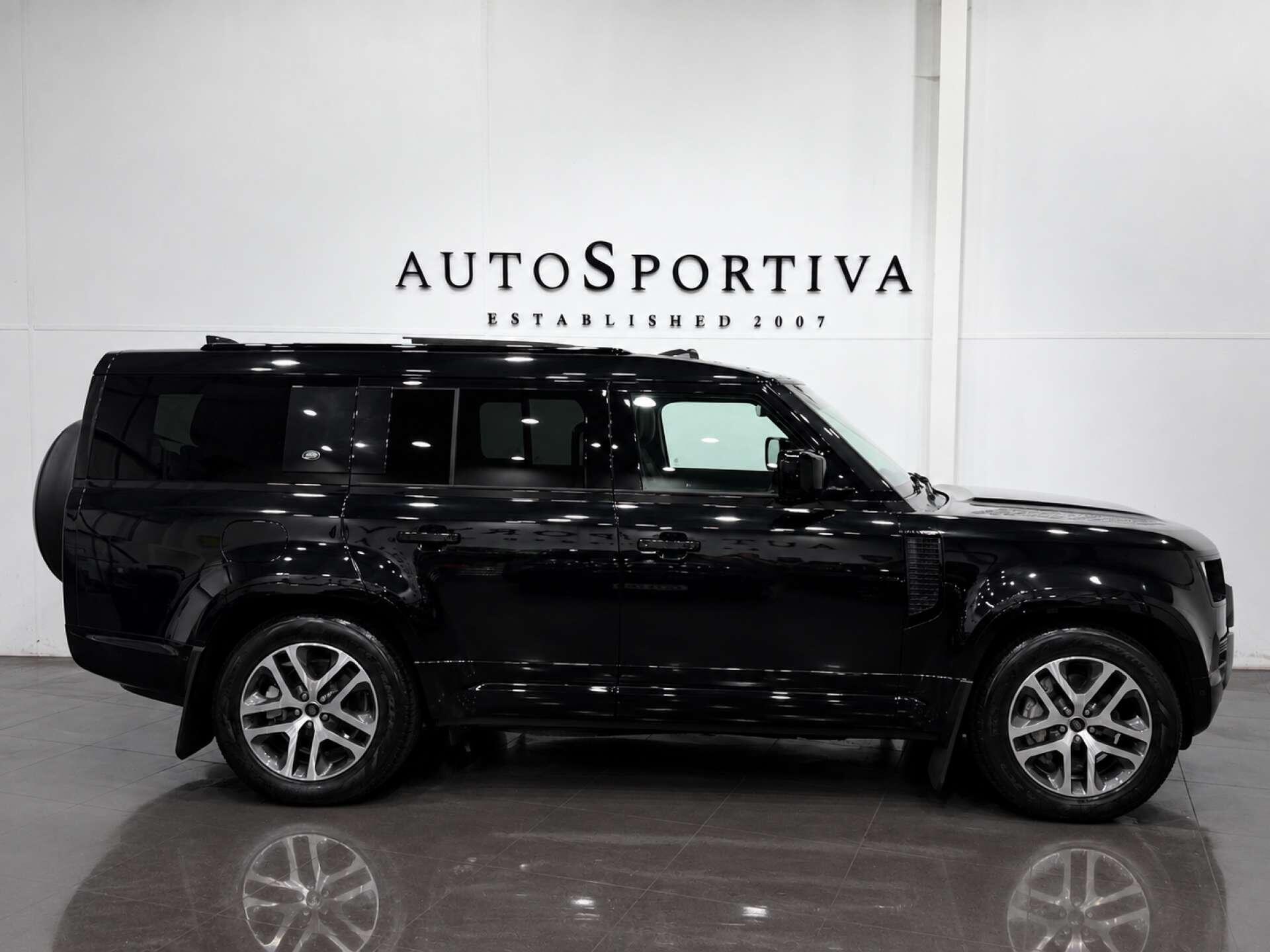 Land Rover Defender view 3