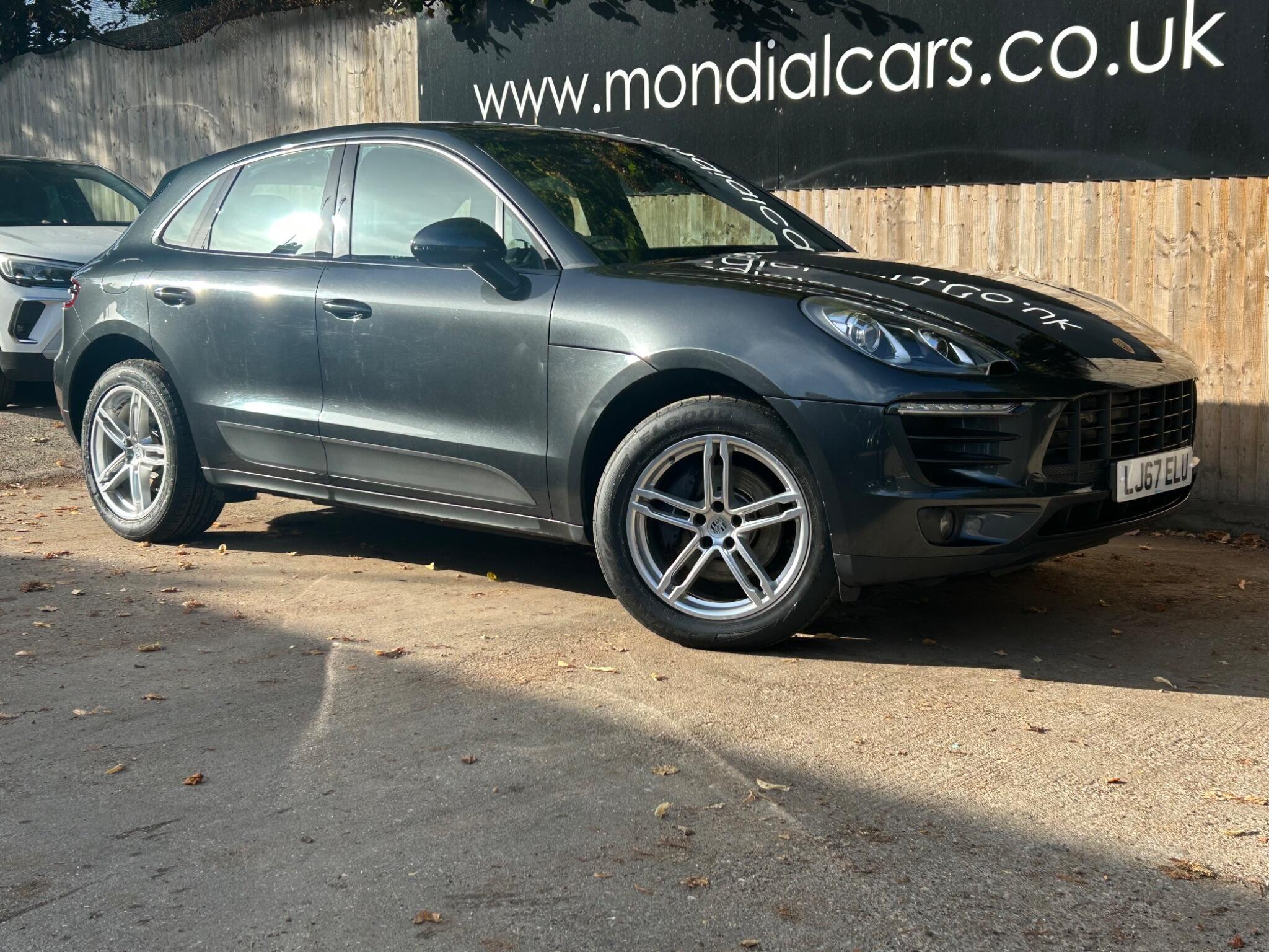 Porsche Macan view 14