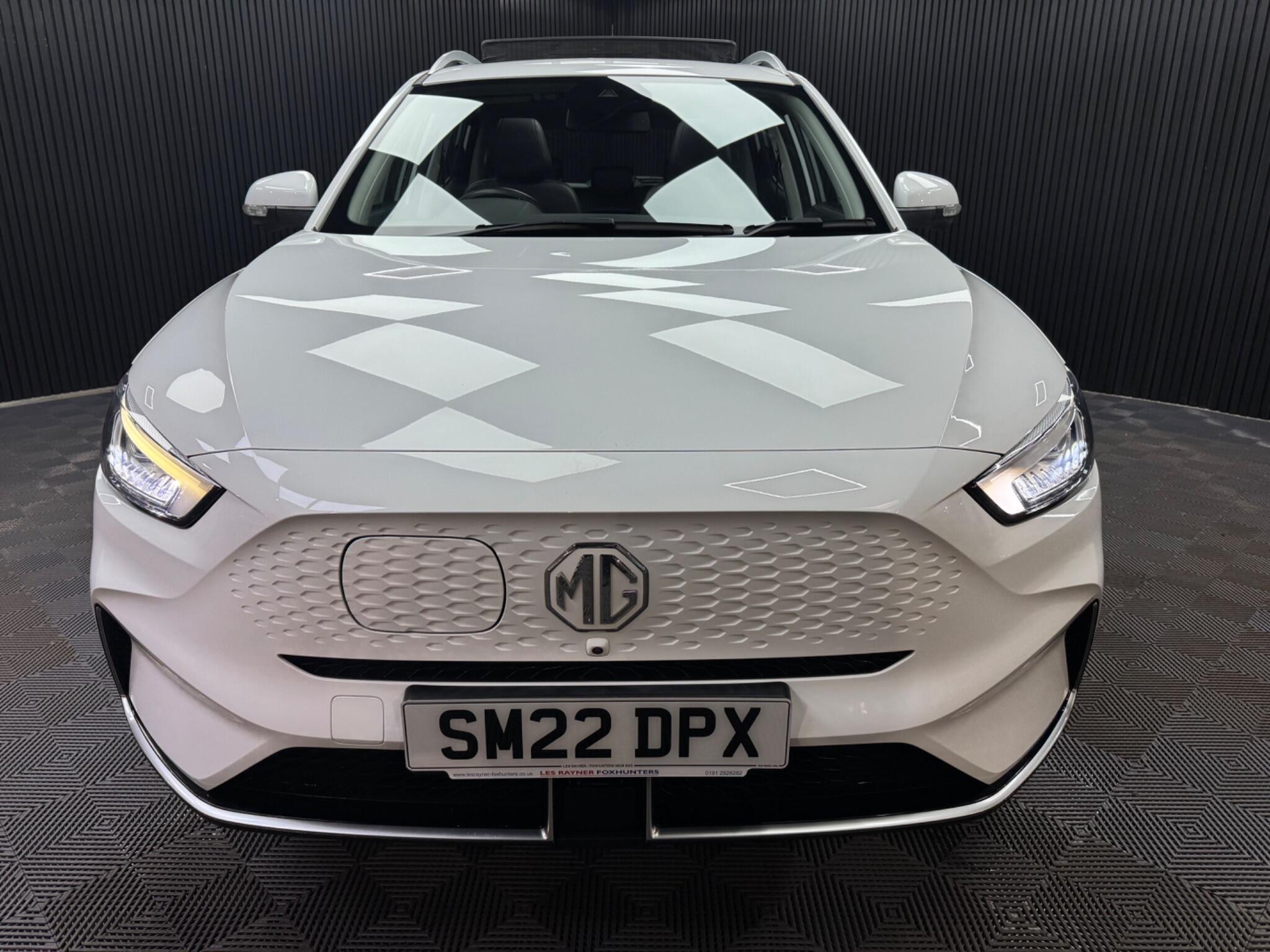 MG ZS view 8