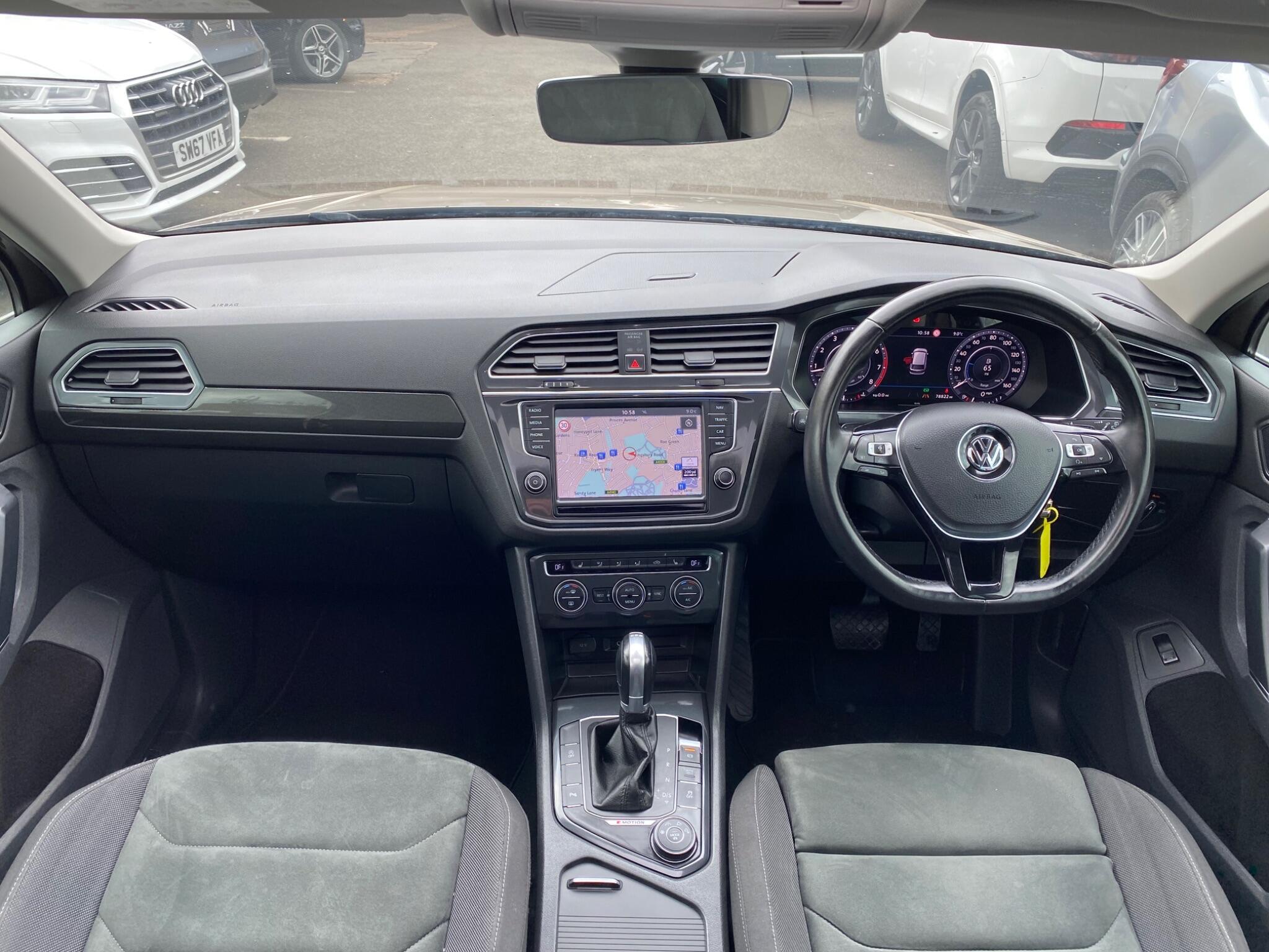 Volkswagen Tiguan view 19