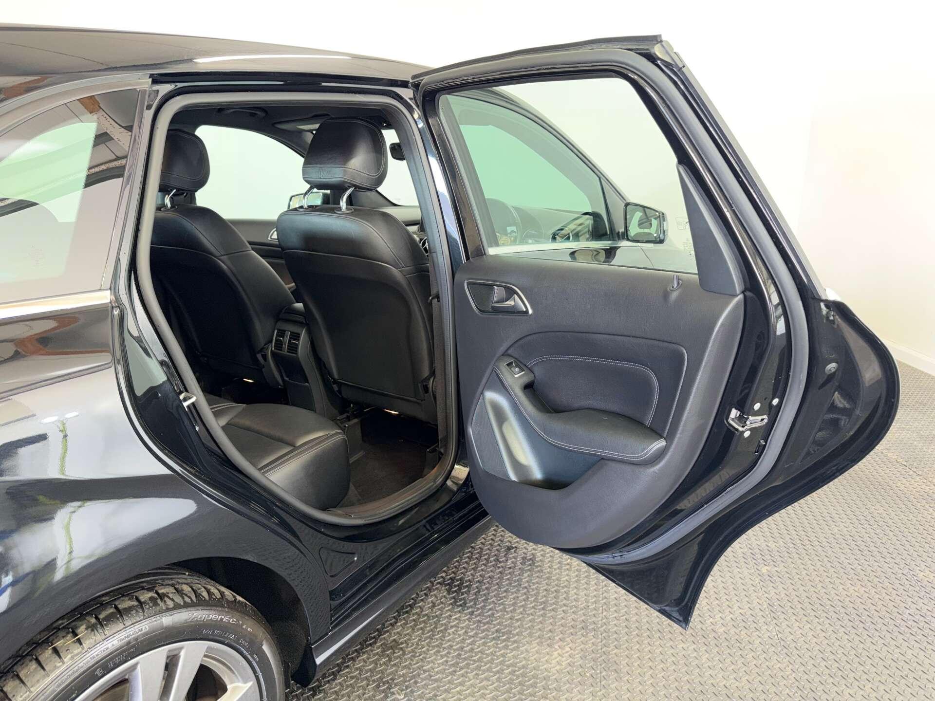 Mercedes-Benz B-Class view 49